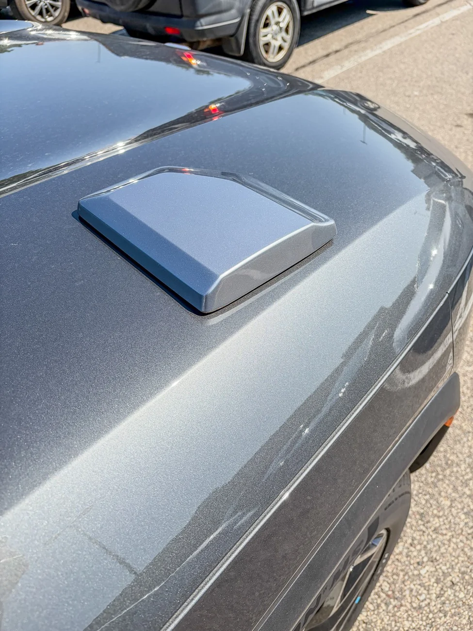 Rivian R1T R1S Esker Silver against Half Moon Grey HMG (color comparison) IMG_2144