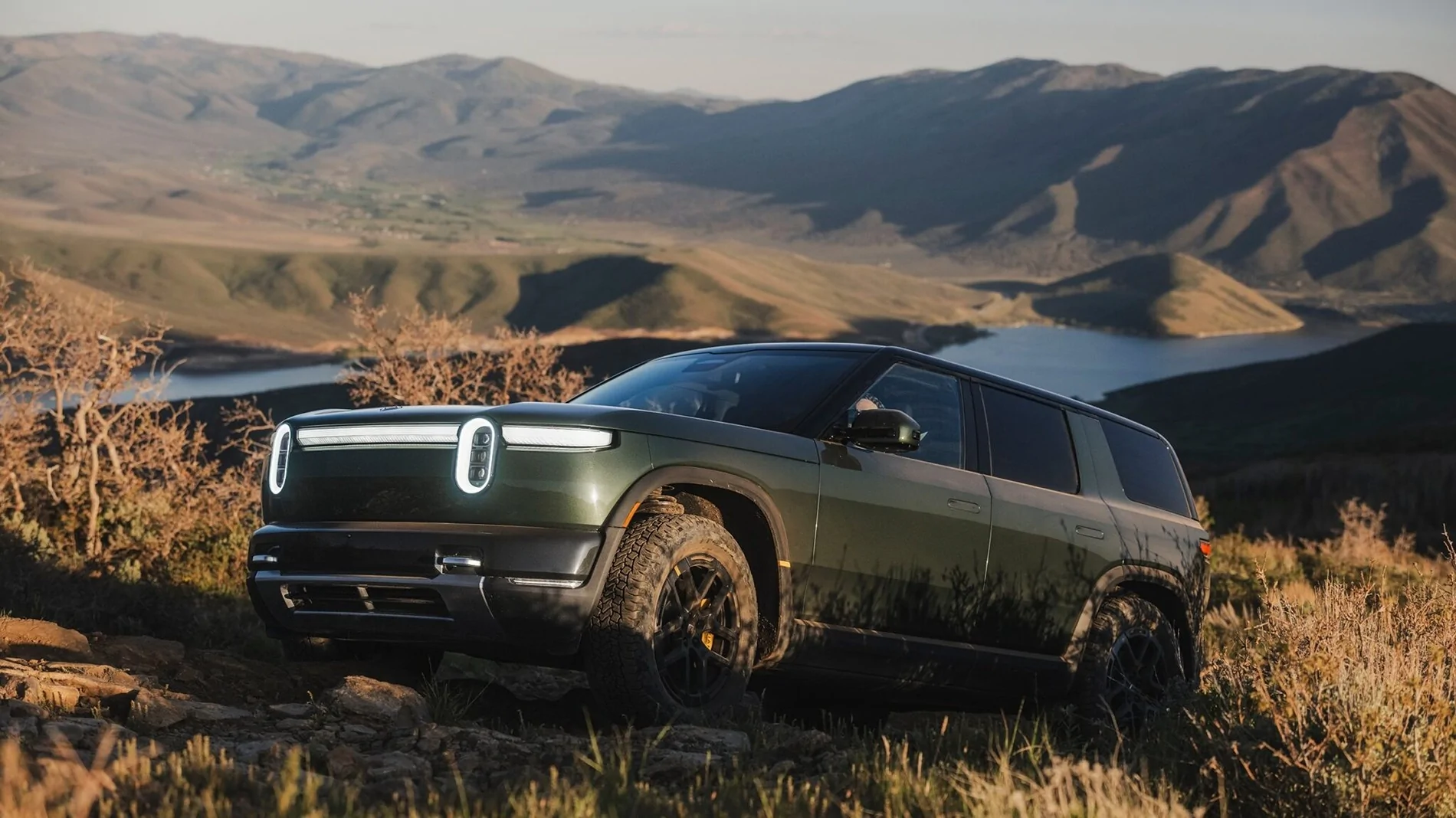 Rivian R1T R1S Forest Green & Coastal Cloud for R2 AVAILABLE 1:40pm EDT 8/18/26 17-closing-p29-2048x1152