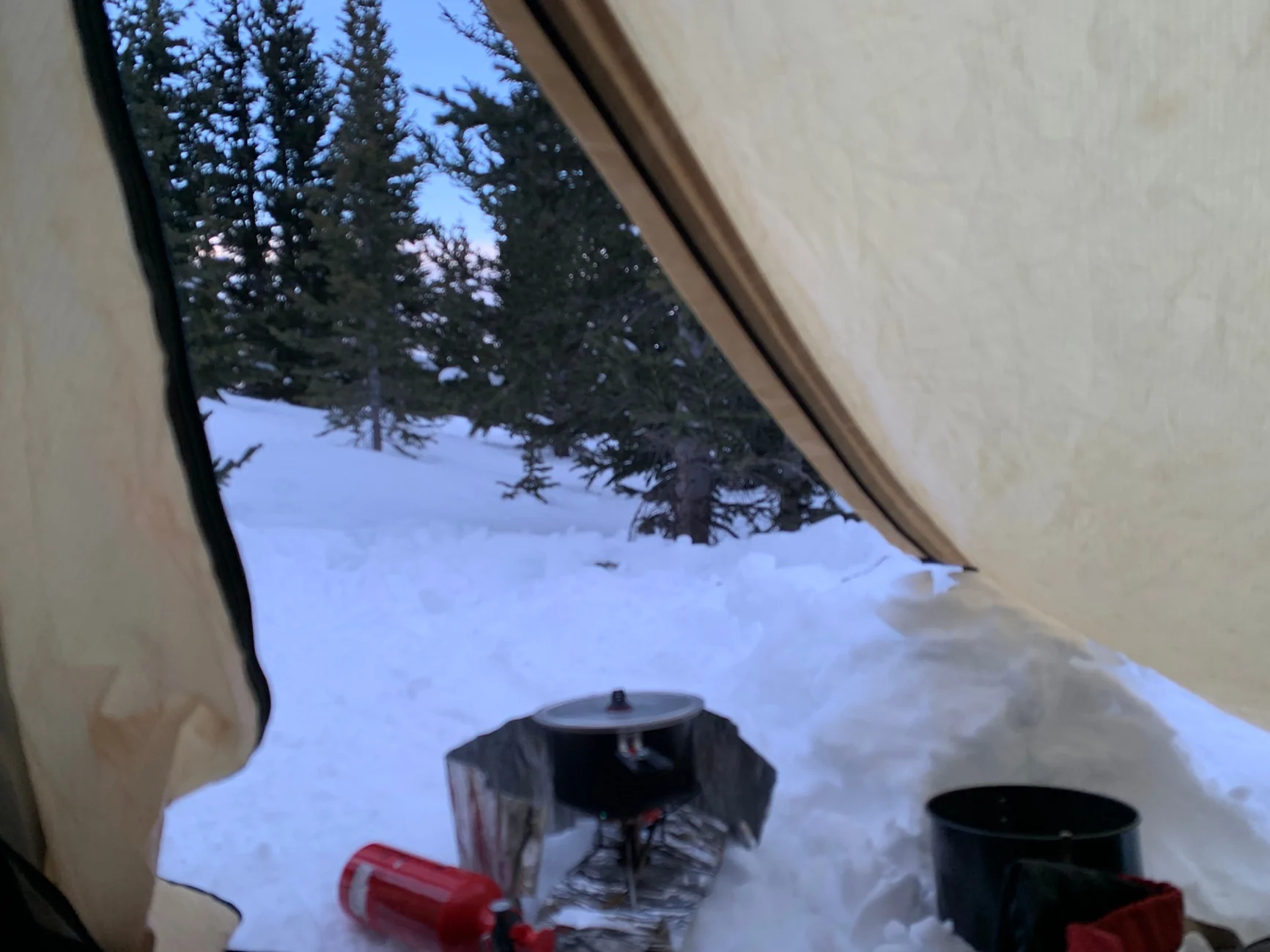 Rivian R1T R1S Rooftop tent heating/ventilation IMG_7825