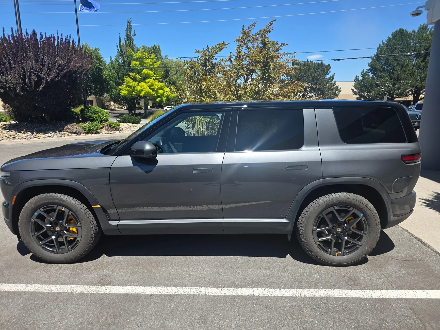 Rivian R1T R1S COASTAL CLOUD + CATALINA COVE ORDERED... 20260725_125058