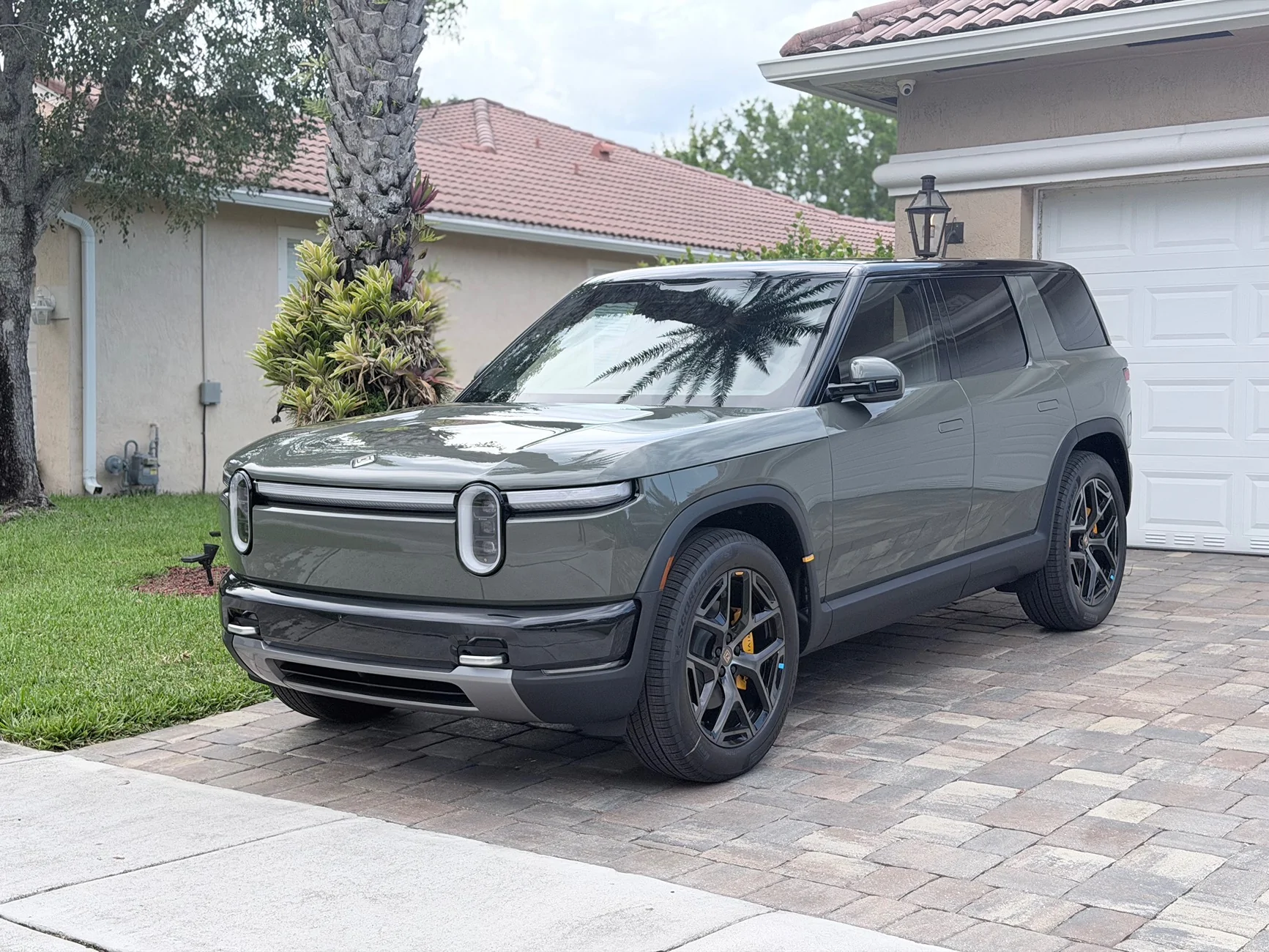 Rivian R1T R1S Picked up my R2 today! IMG_9446