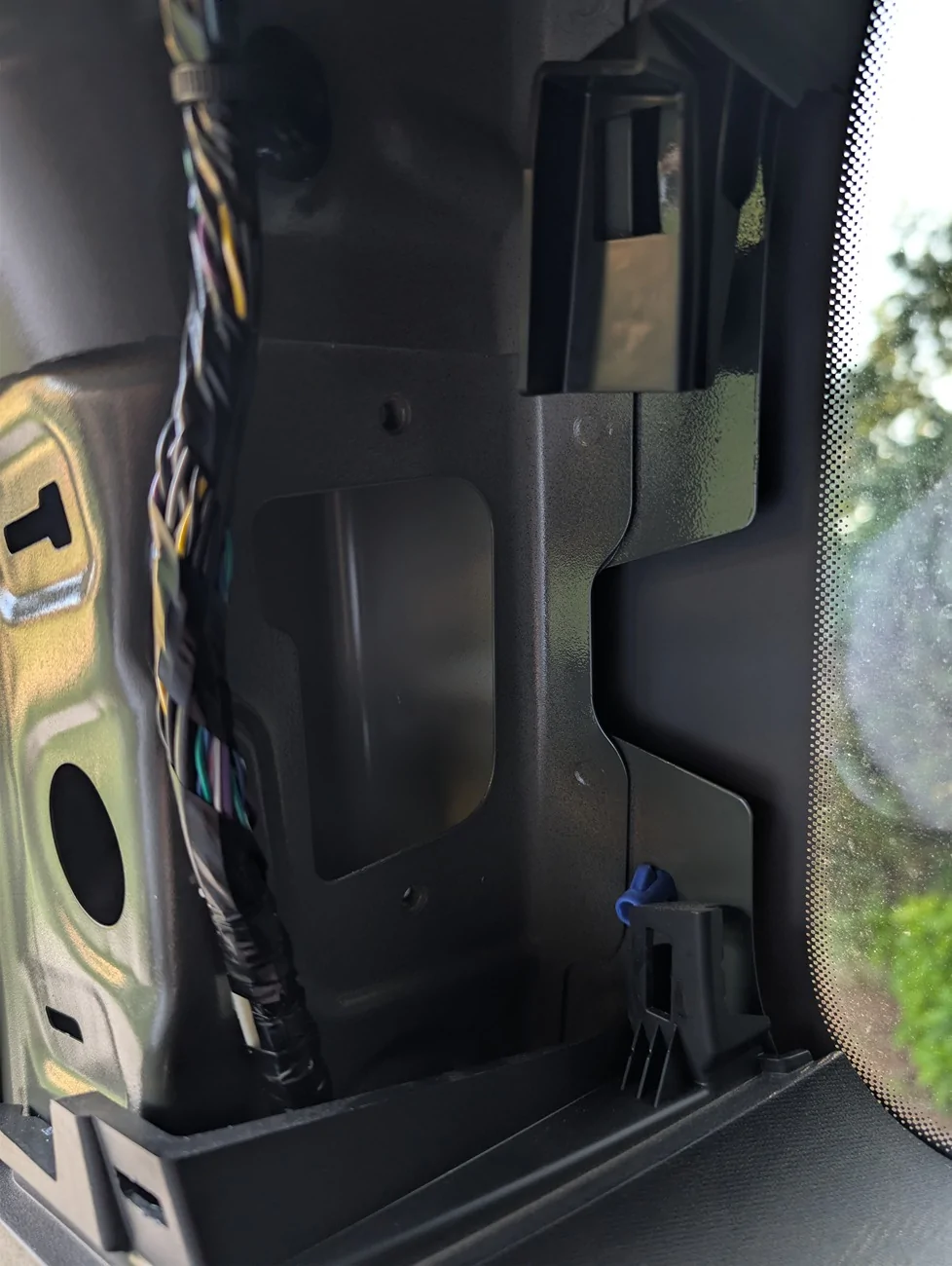 Rivian R1T R1S Who's holding out for Standard AWD R2? 11586