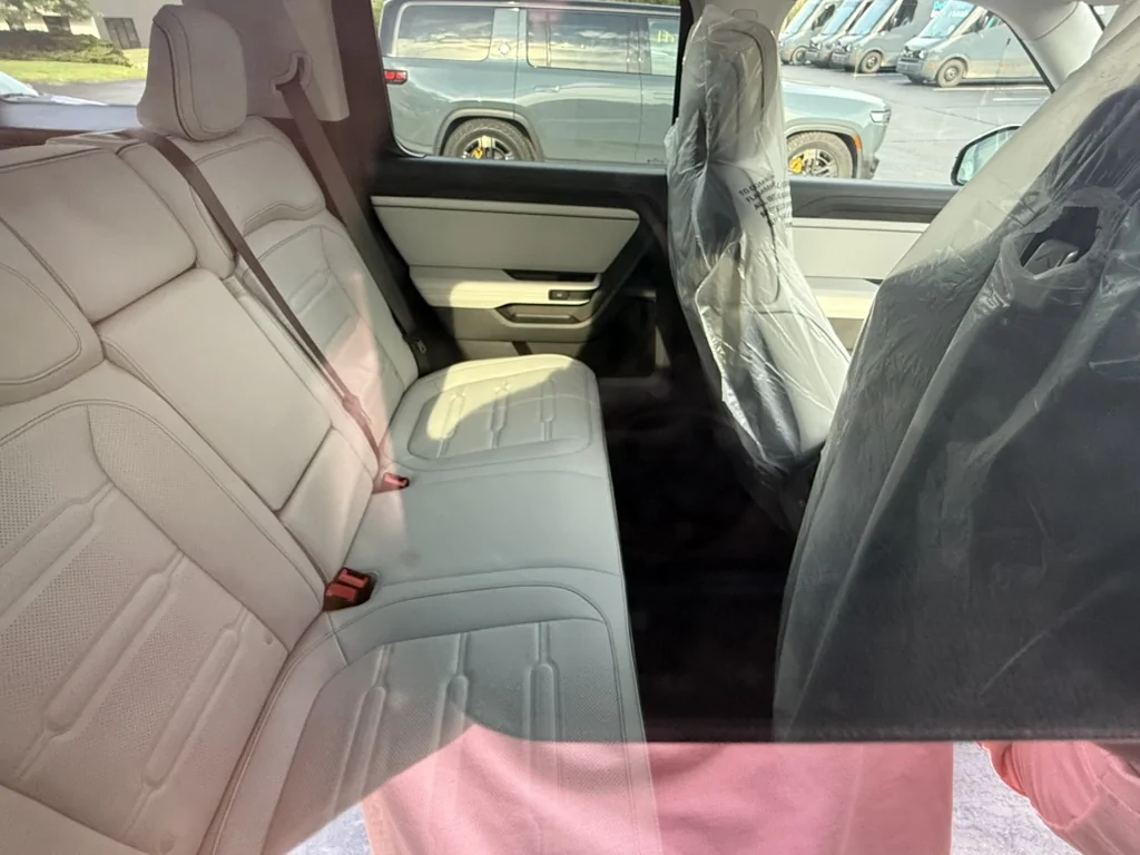 Rivian R1T R1S My R2 Coastal Interior real, live, in the flesh! (in Midnight R2) 3796AD42-1E4E-4FEA-B833-1F1F2D0868E4_1_105_c