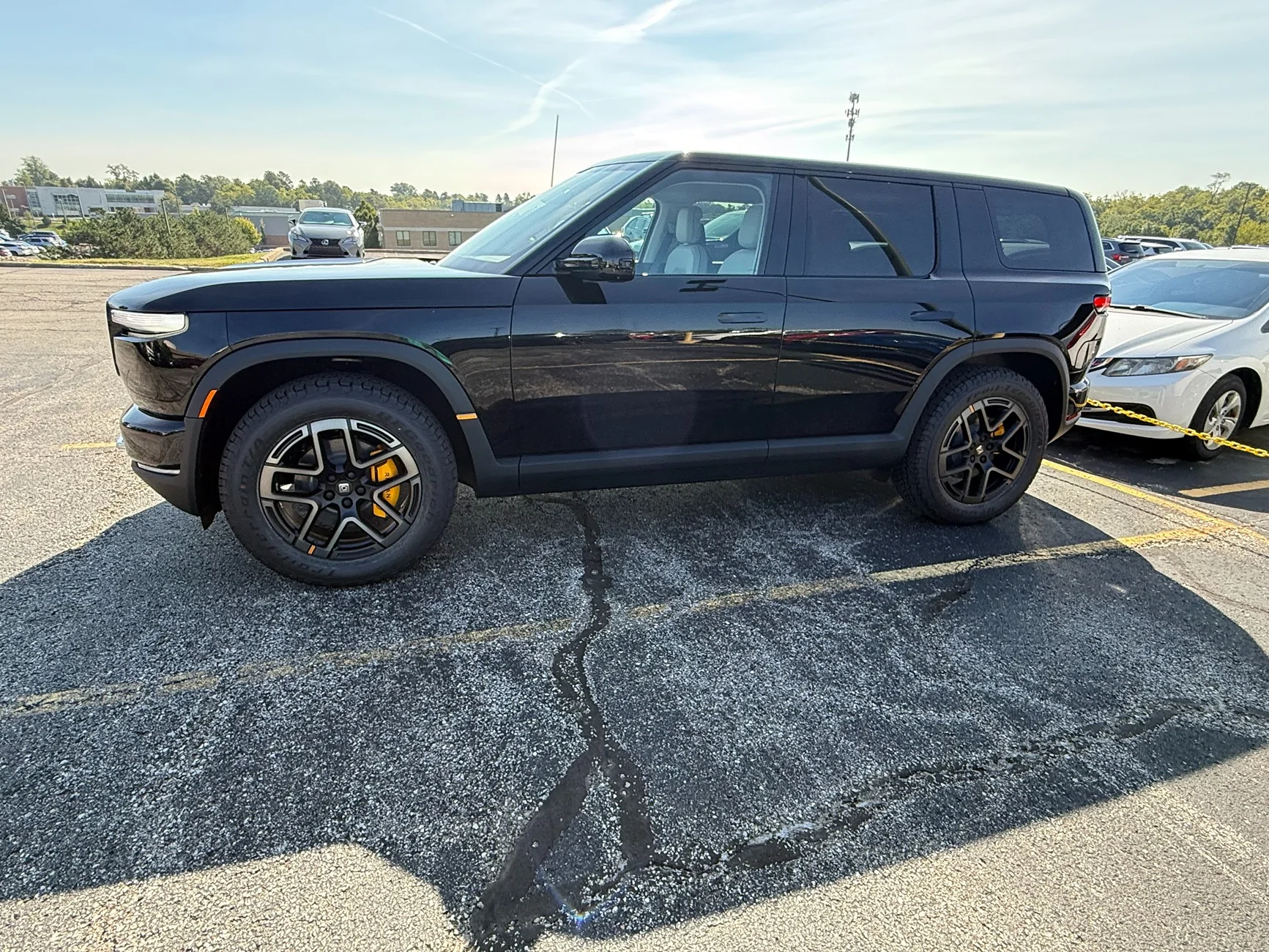 Rivian Photos Posted! Midnight R2 / Coastal Cloud / 20" AT Delivered {filename}