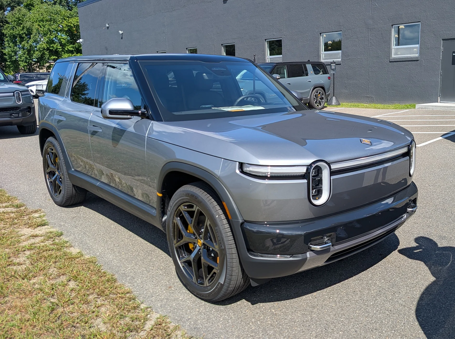 Rivian R1T R1S Got my R2 today! My first day's thoughts. PXL_20260904_175639234.MP~2