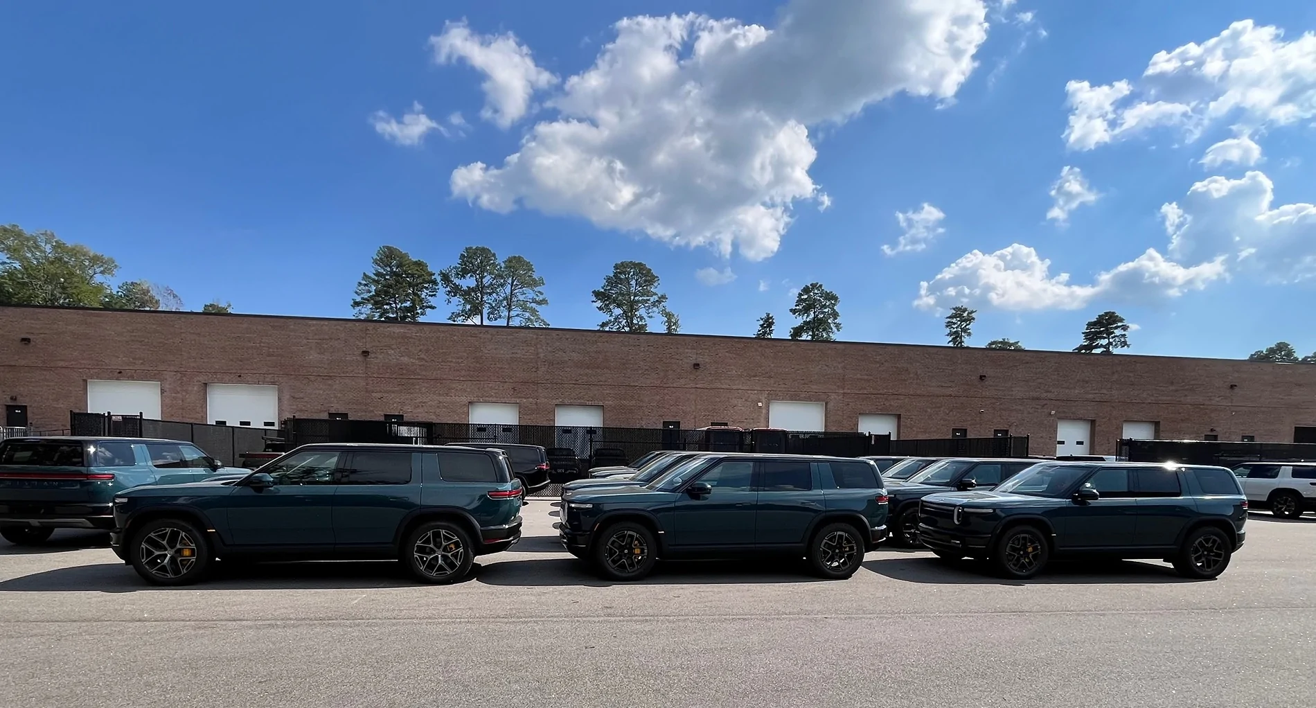 Rivian R1T R1S 📸 Daily random R2 photos thread - post your pics! IMG_5014