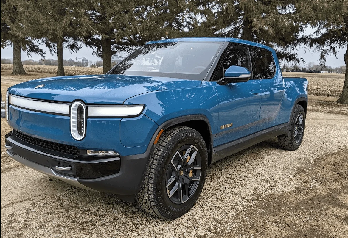 Rivian R1T R1S 4th Rivian in MN 2022-03-25 16_01_26-Photo