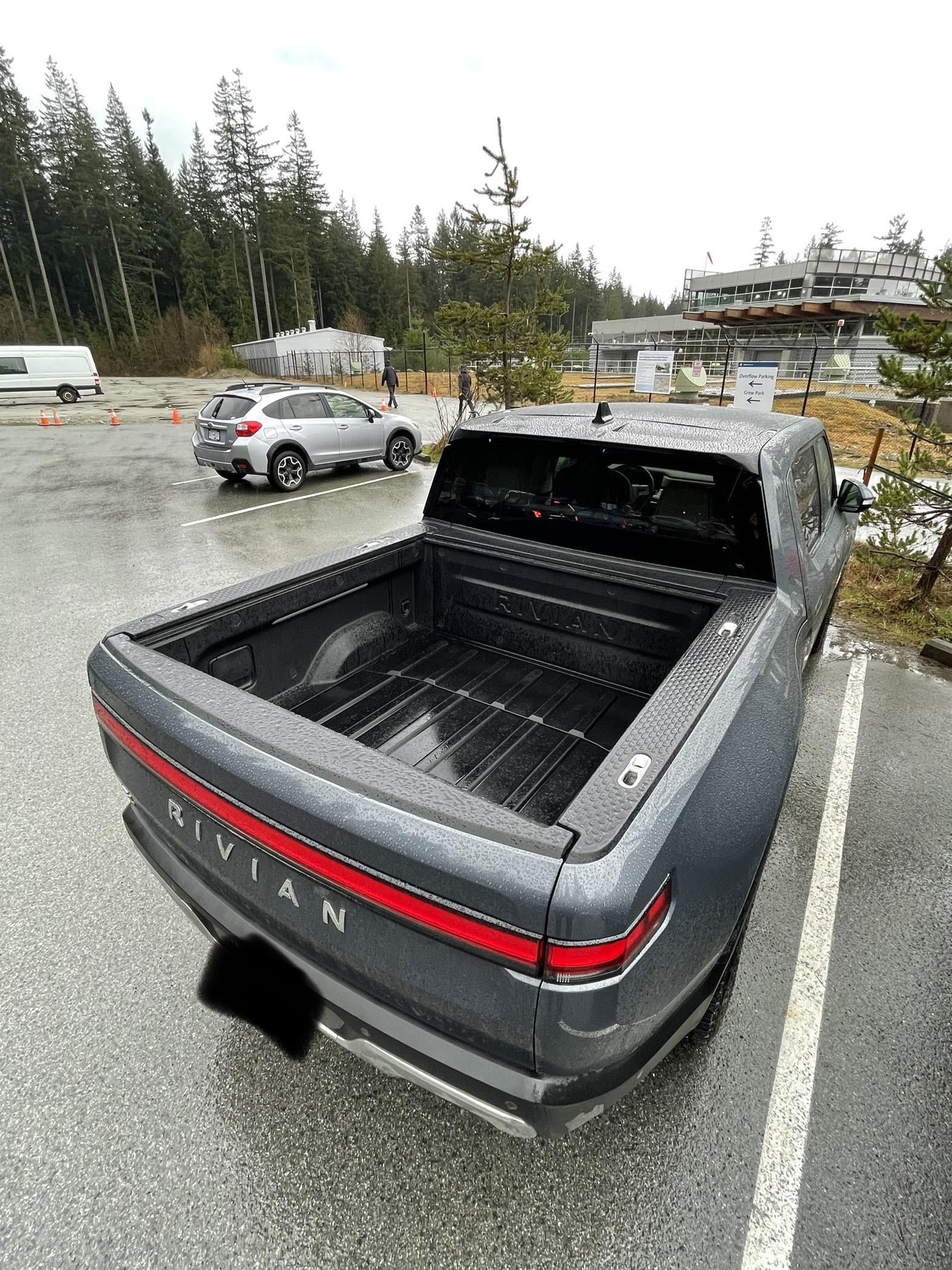 Rivian R1T R1S Rivian spotted in North Vancouver, BC, Canada DCE50DD9-C791-42CD-B1A6-5872740BBC64