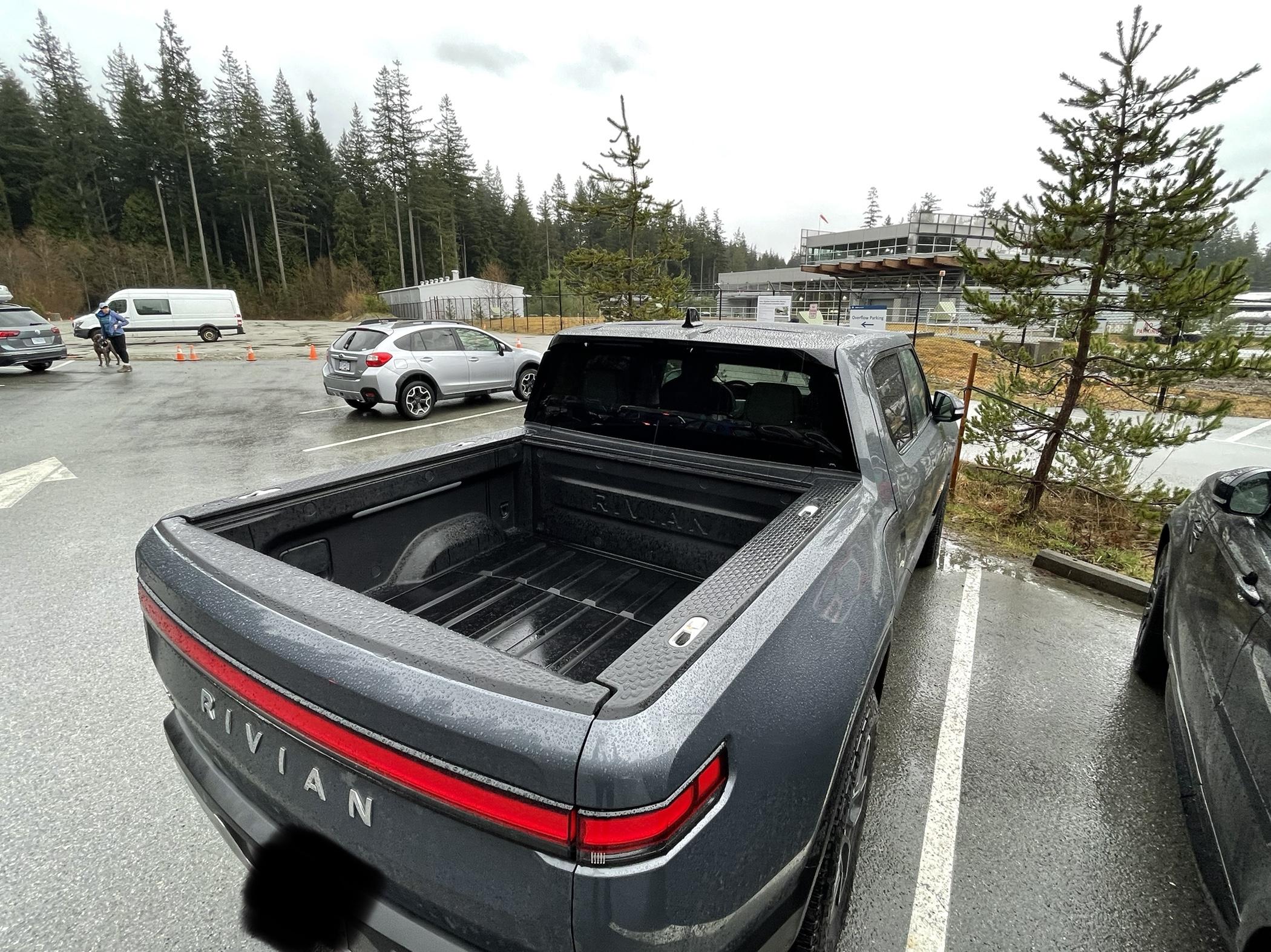 Rivian R1T R1S Rivian spotted in North Vancouver, BC, Canada DC06054B-3DB8-41BA-A630-AECE00DBFD28