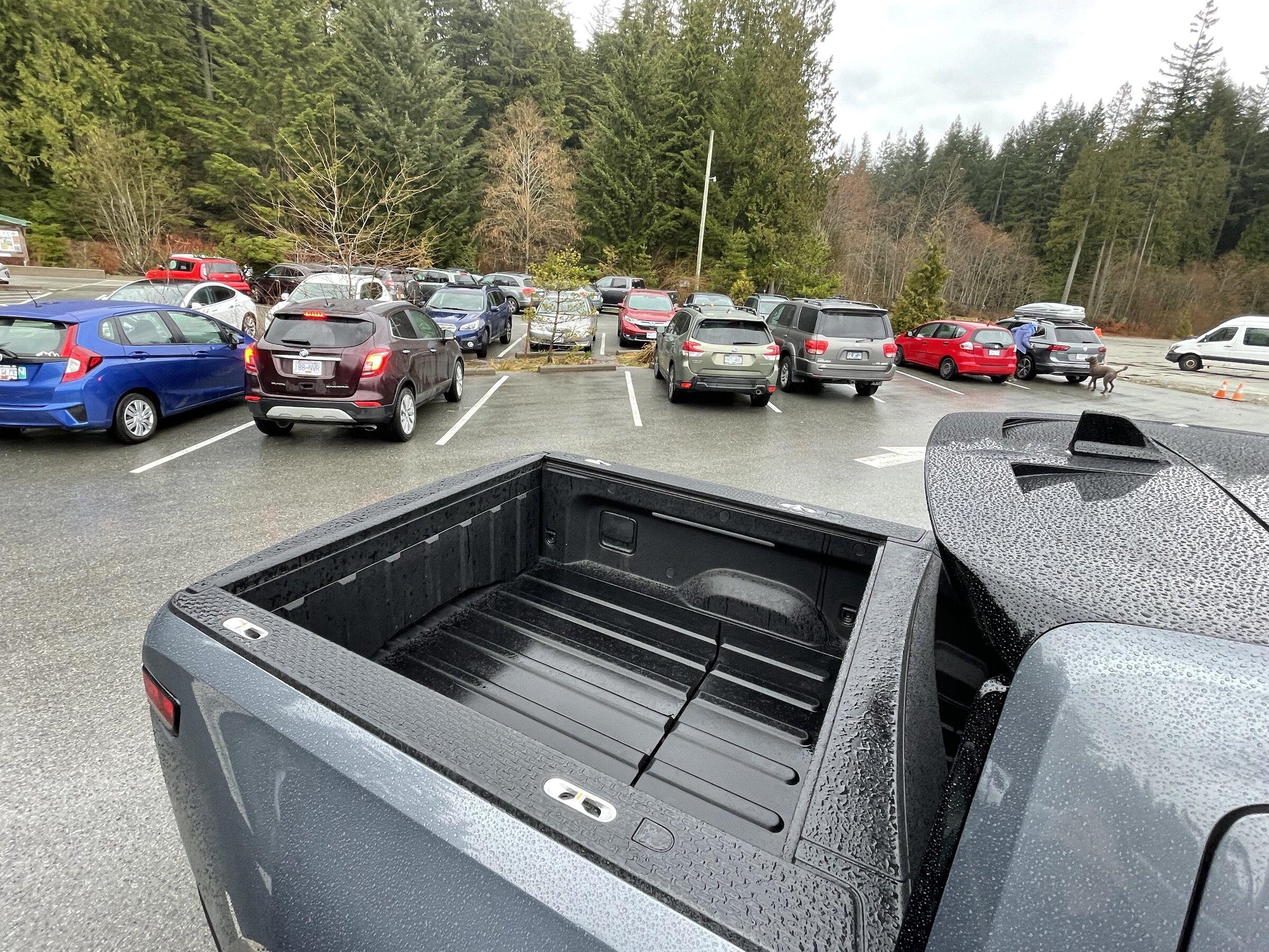 Rivian R1T R1S Rivian spotted in North Vancouver, BC, Canada 3DA40126-B741-4D09-A47F-AB0AB18AF258