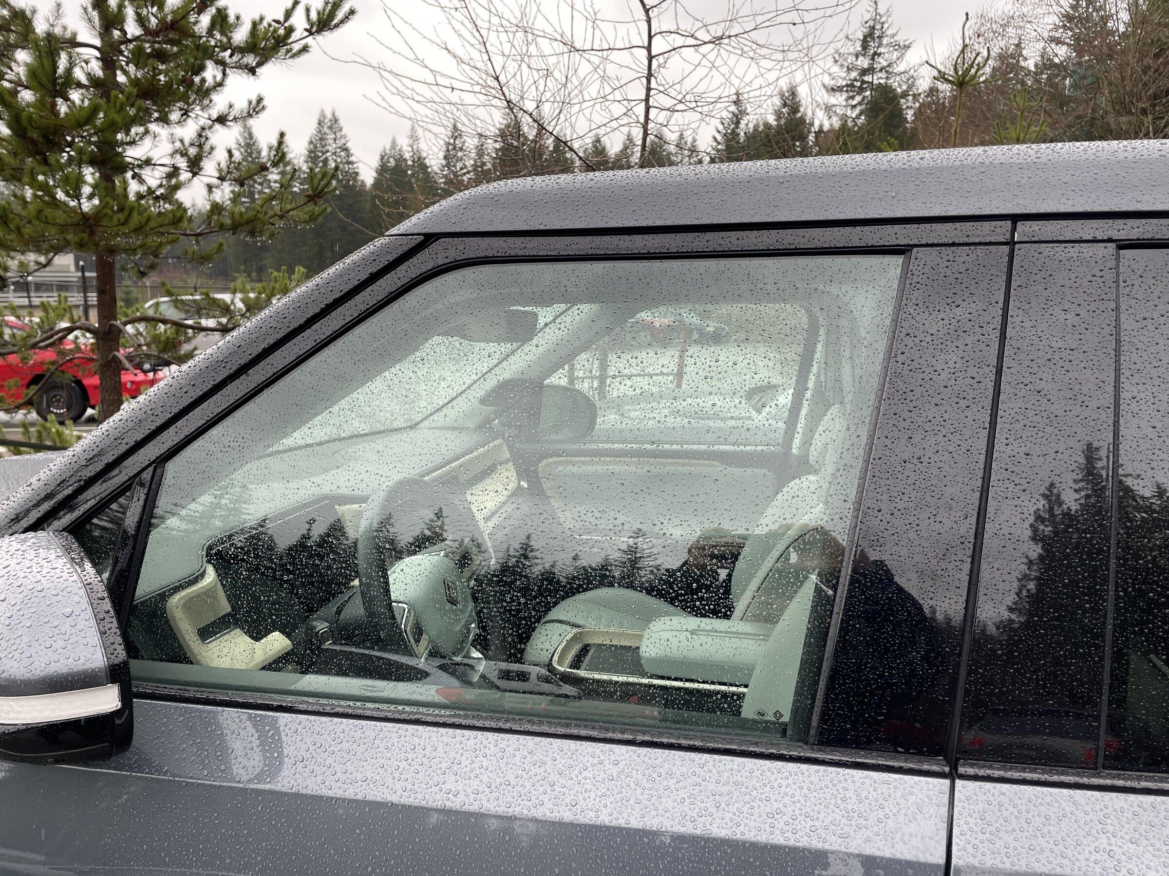 Rivian R1T R1S Rivian spotted in North Vancouver, BC, Canada 59AEA810-215A-4232-A35A-68172F70903D