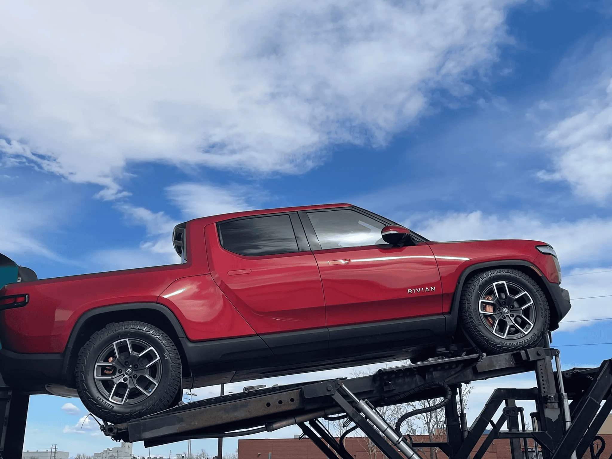 Rivian R1T R1S RED CANYON Rivian Photos 1648316684161