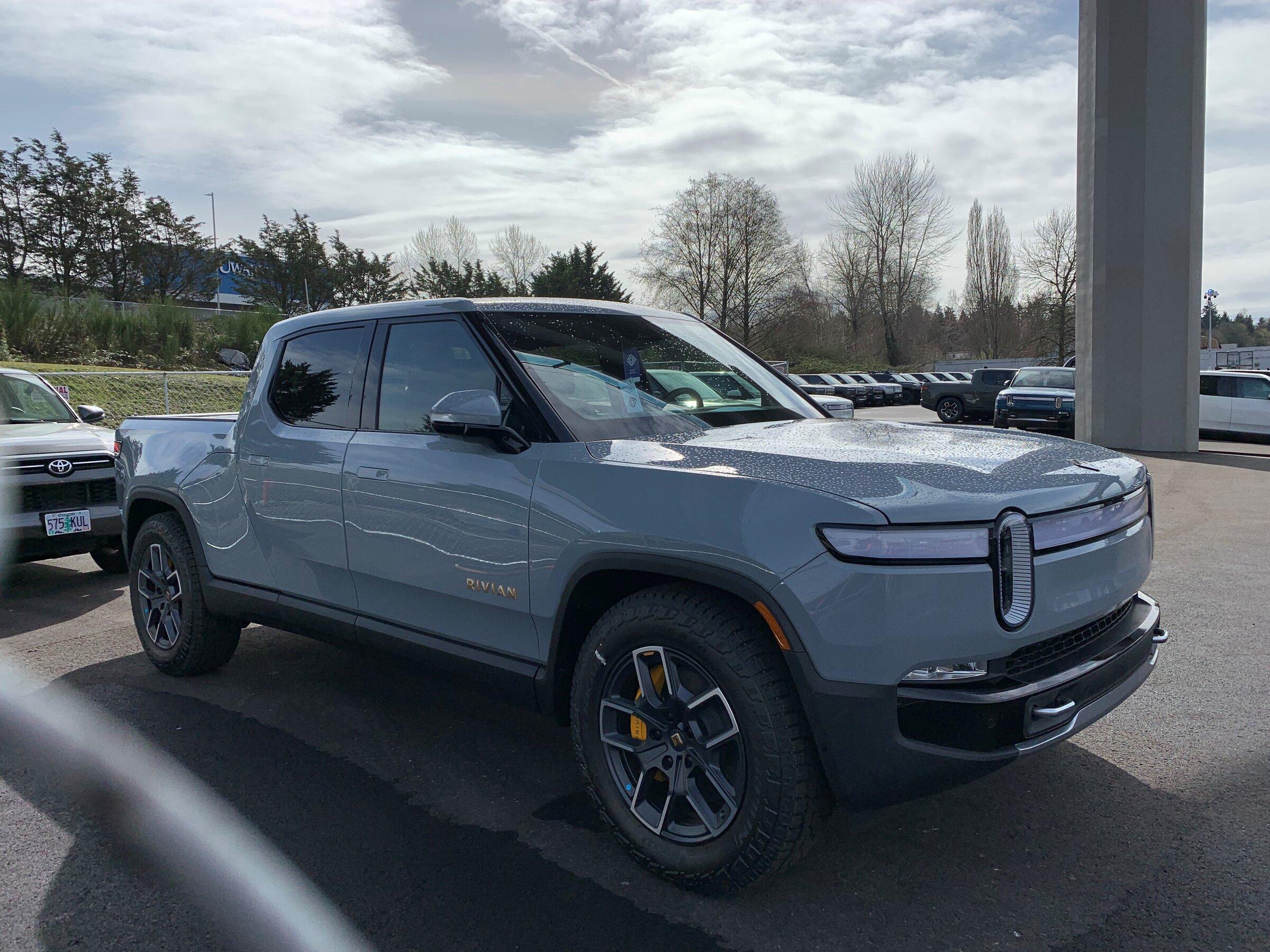 Rivian R1T R1S LIMESTONE R1T Photos Limestone Rivian