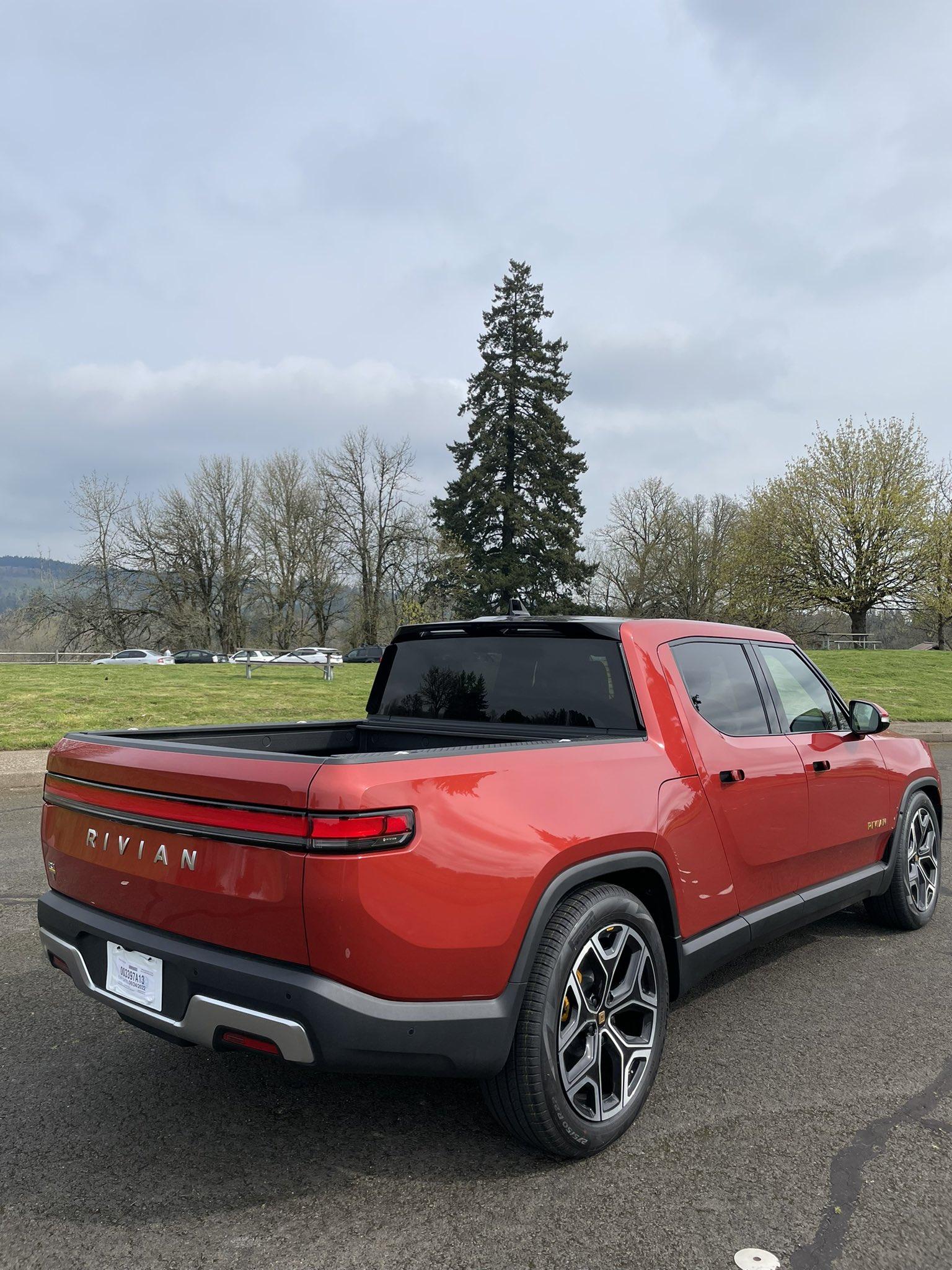 Rivian R1T R1S RED CANYON Rivian Photos 28CoSCGy