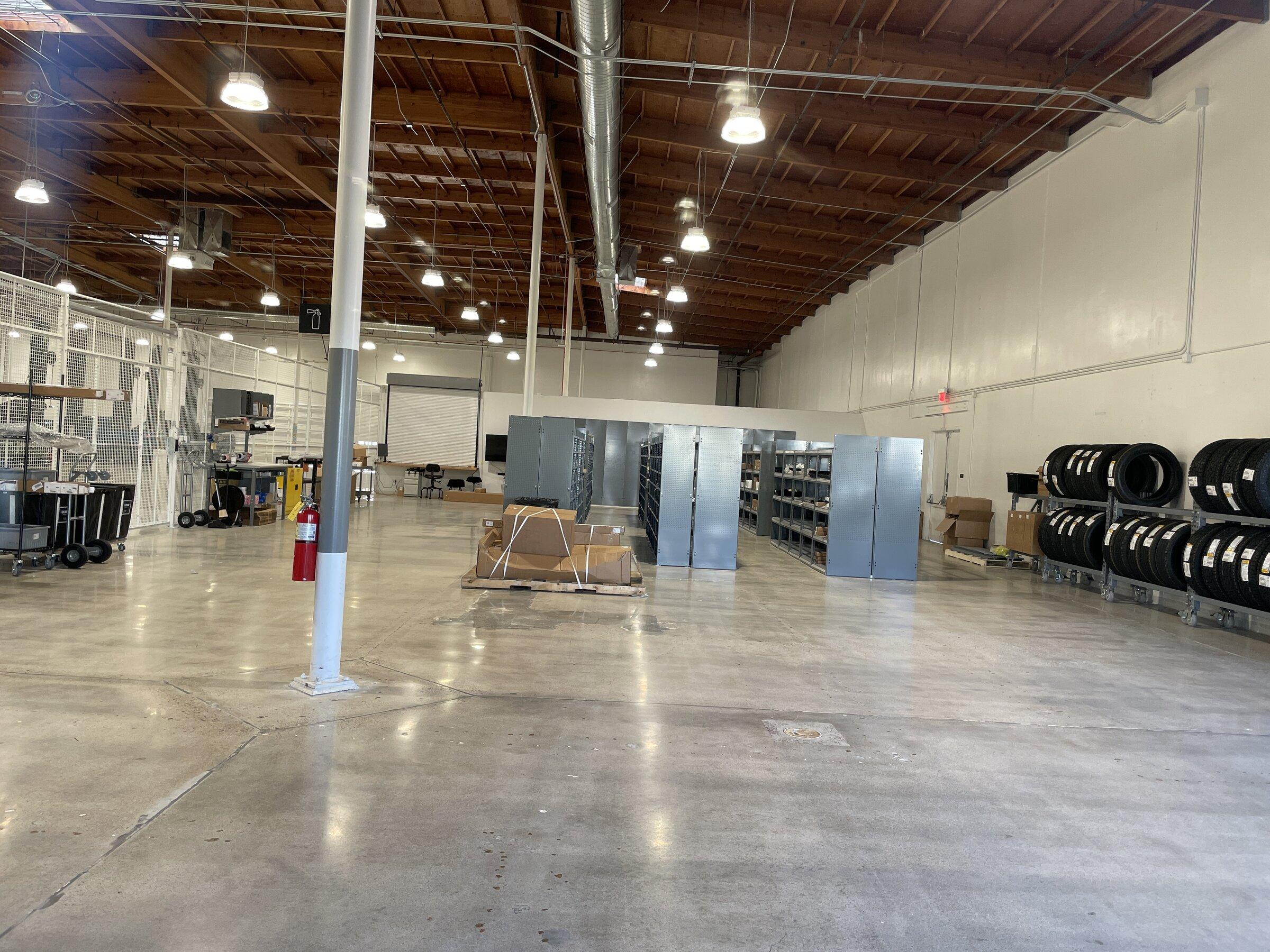 Rivian R1T R1S Rivian Service Centers / Retail Locations List / Other Facilities (Pics & Updates) 20220328_002324237_iOS