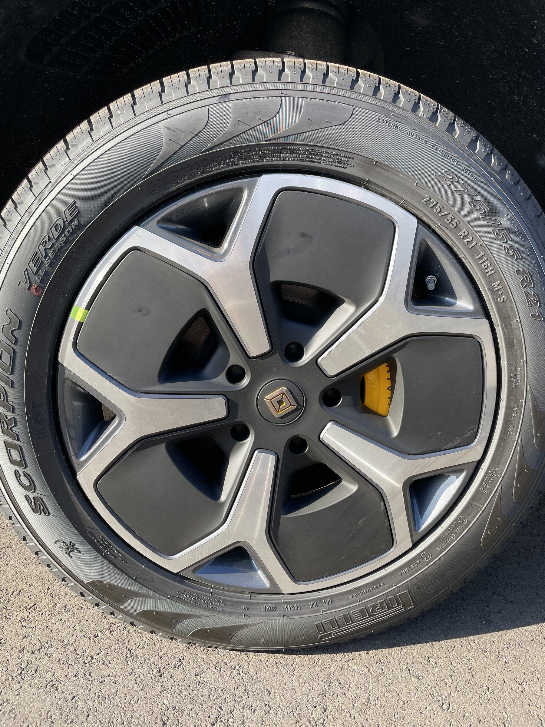 Rivian R1T R1S Rivian Wheels 20220328_001431429_iOS