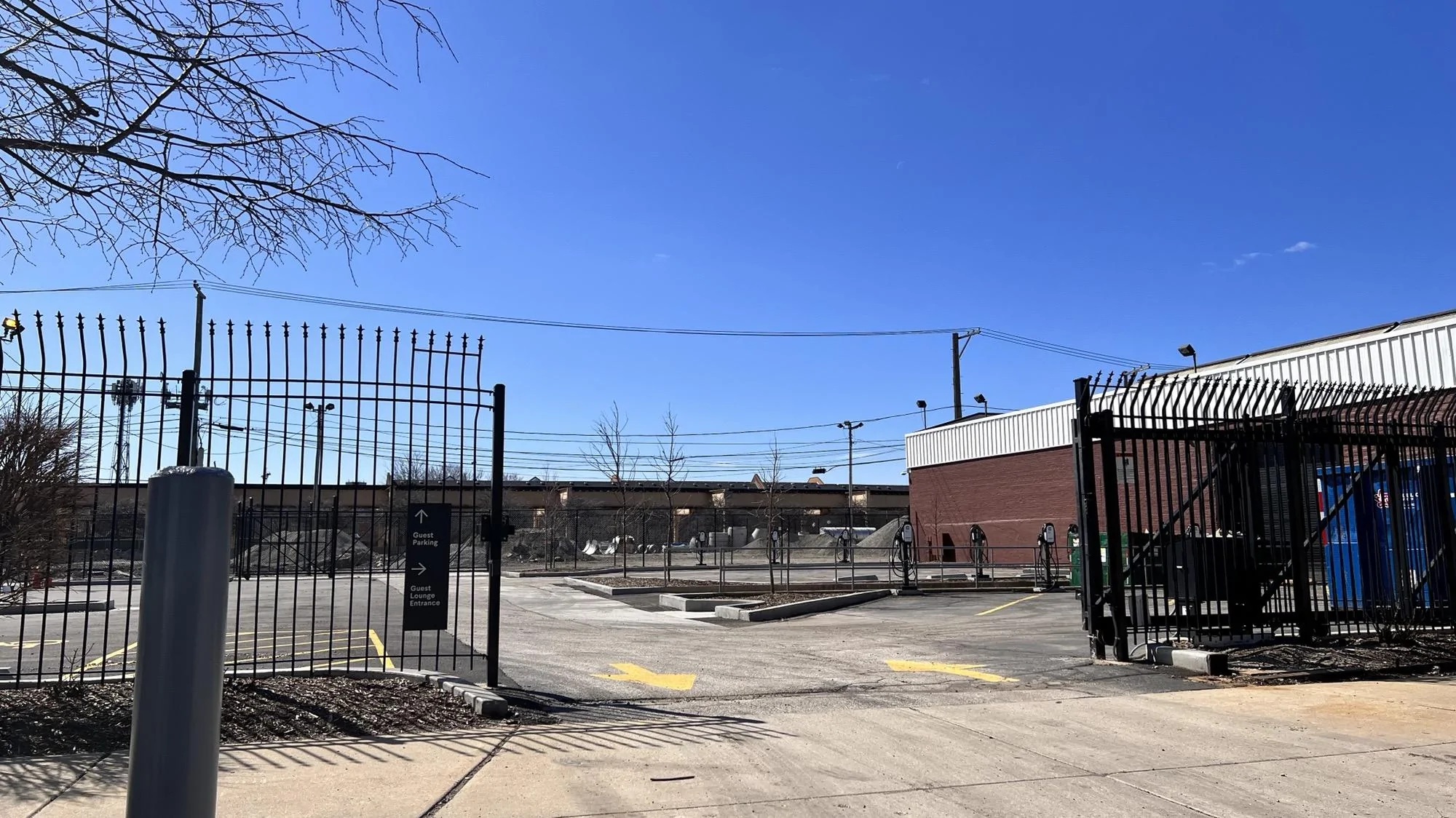 Rivian R1T R1S Rivian Service Centers / Retail Locations List / Other Facilities (Pics & Updates) LnWVg3C