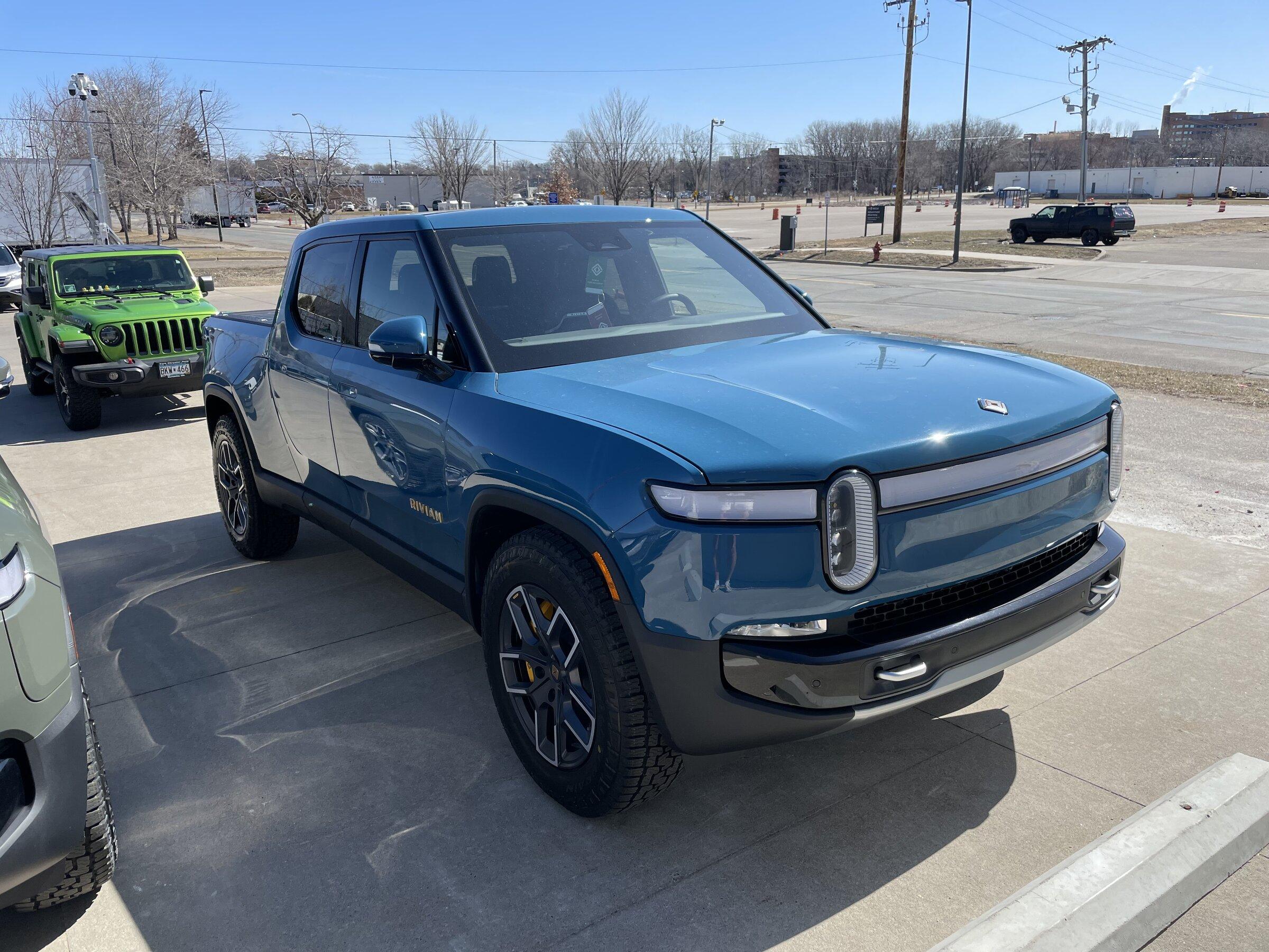 Rivian R1T R1S Minnesota Pre Orders 30606635-73FC-4154-B82C-F9E78535AD16