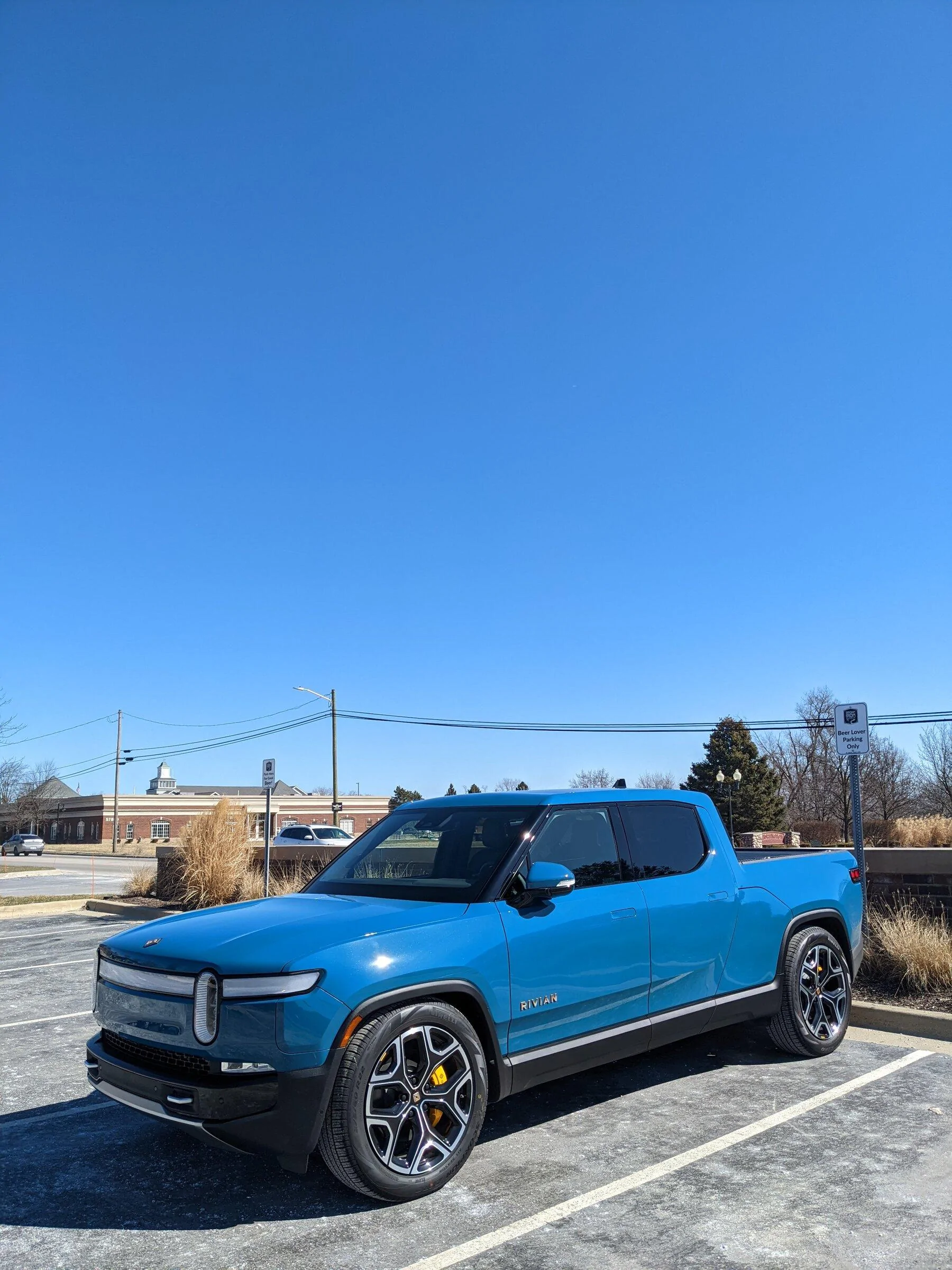 Rivian R1T R1S RIVIAN BLUE Rivian Photos PXL_20220329_153617237