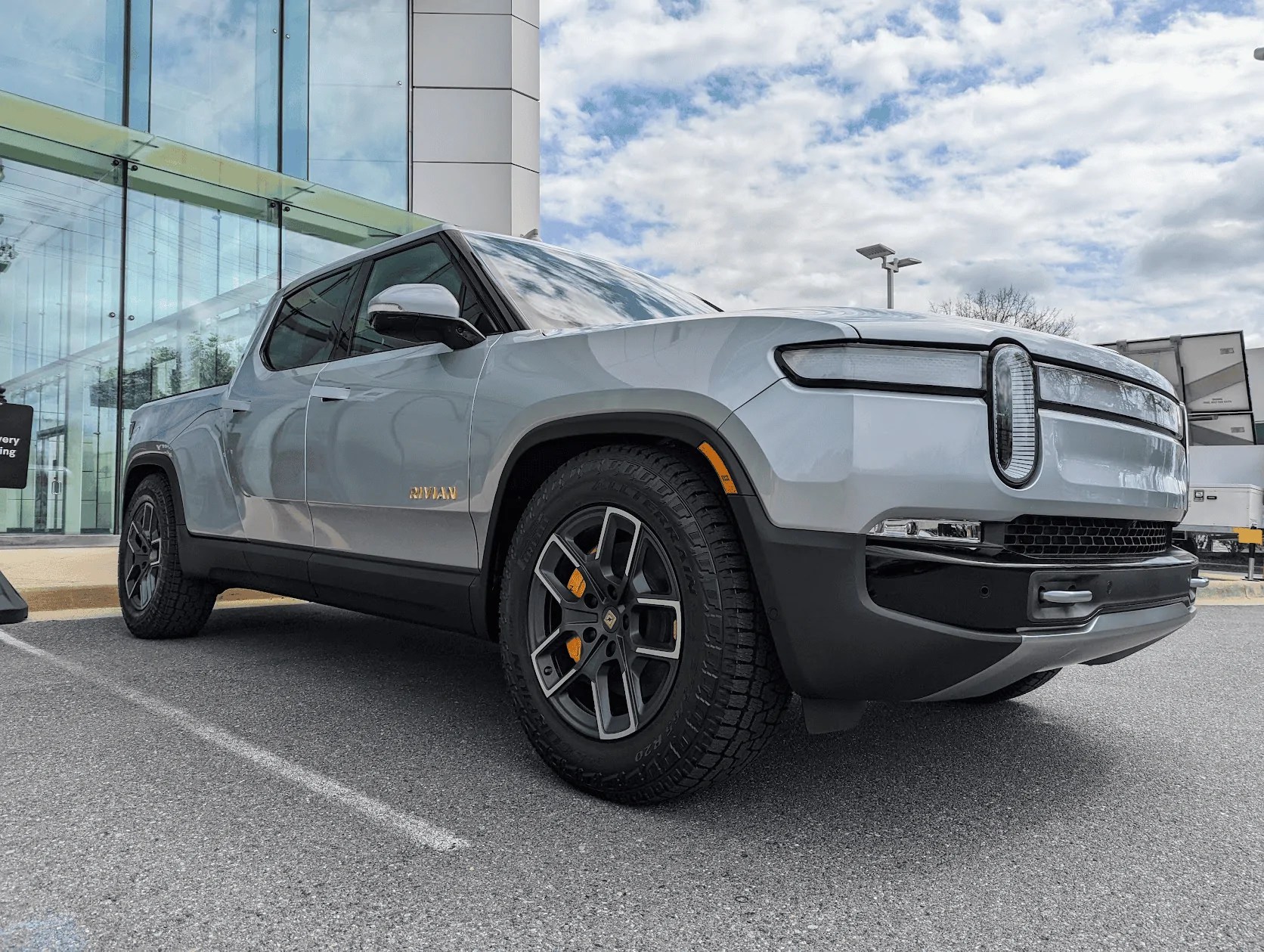Rivian R1T R1S Tiger stripes in hood paint 1648576980793