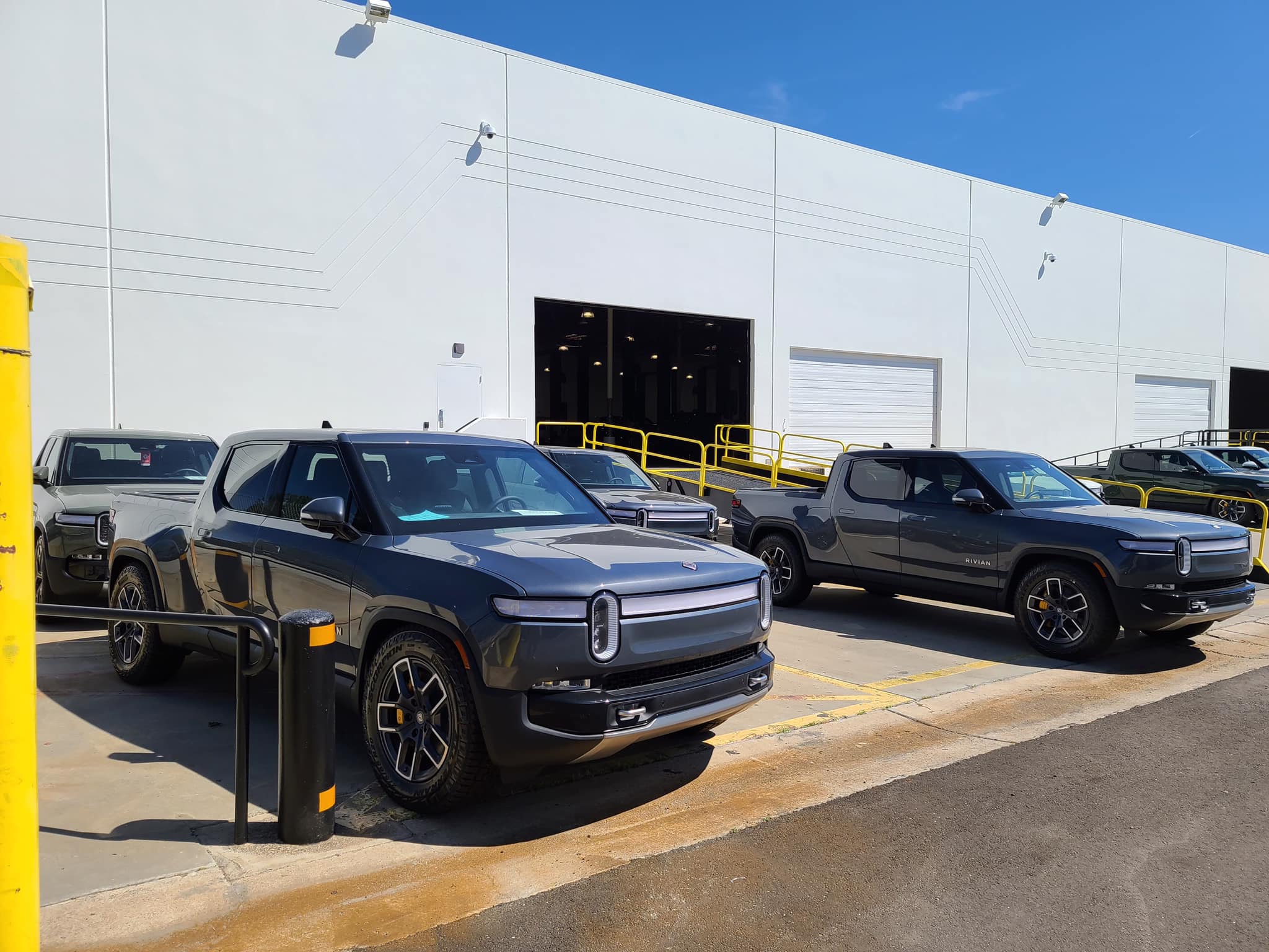 Rivian R1T R1S El CAP GRANITE Rivian Photos 277228890_10160496805655530_1169053922732580402_n