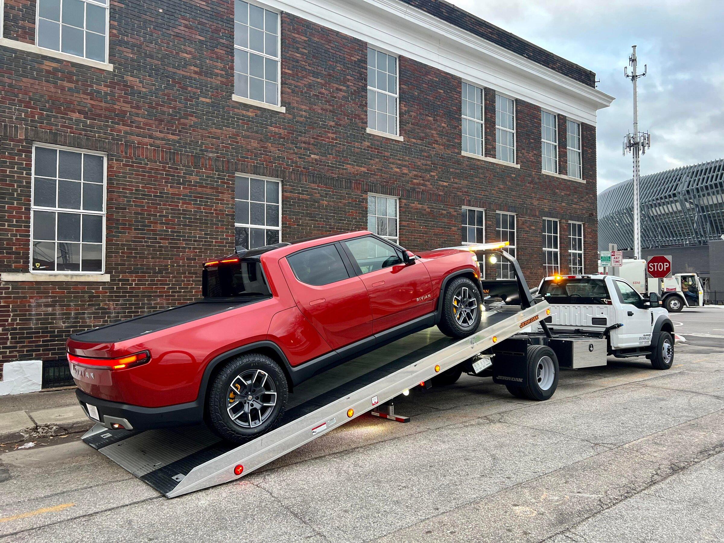 Rivian R1T R1S RED CANYON Rivian Photos u5o78j50ldp81