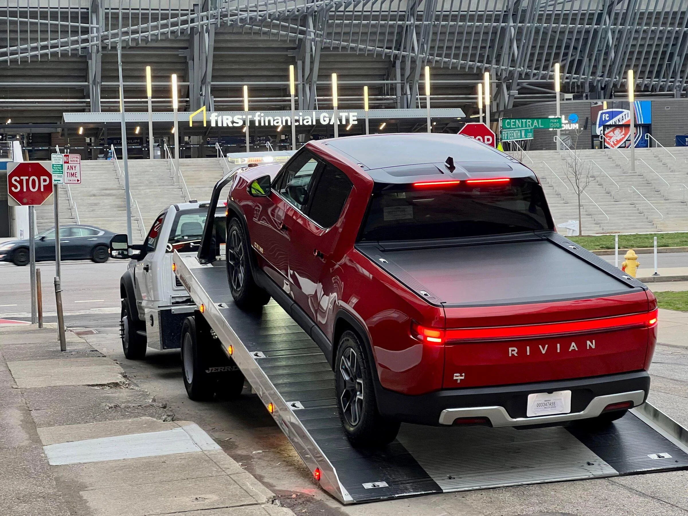 Rivian R1T R1S RED CANYON Rivian Photos e4a7nj50ldp81