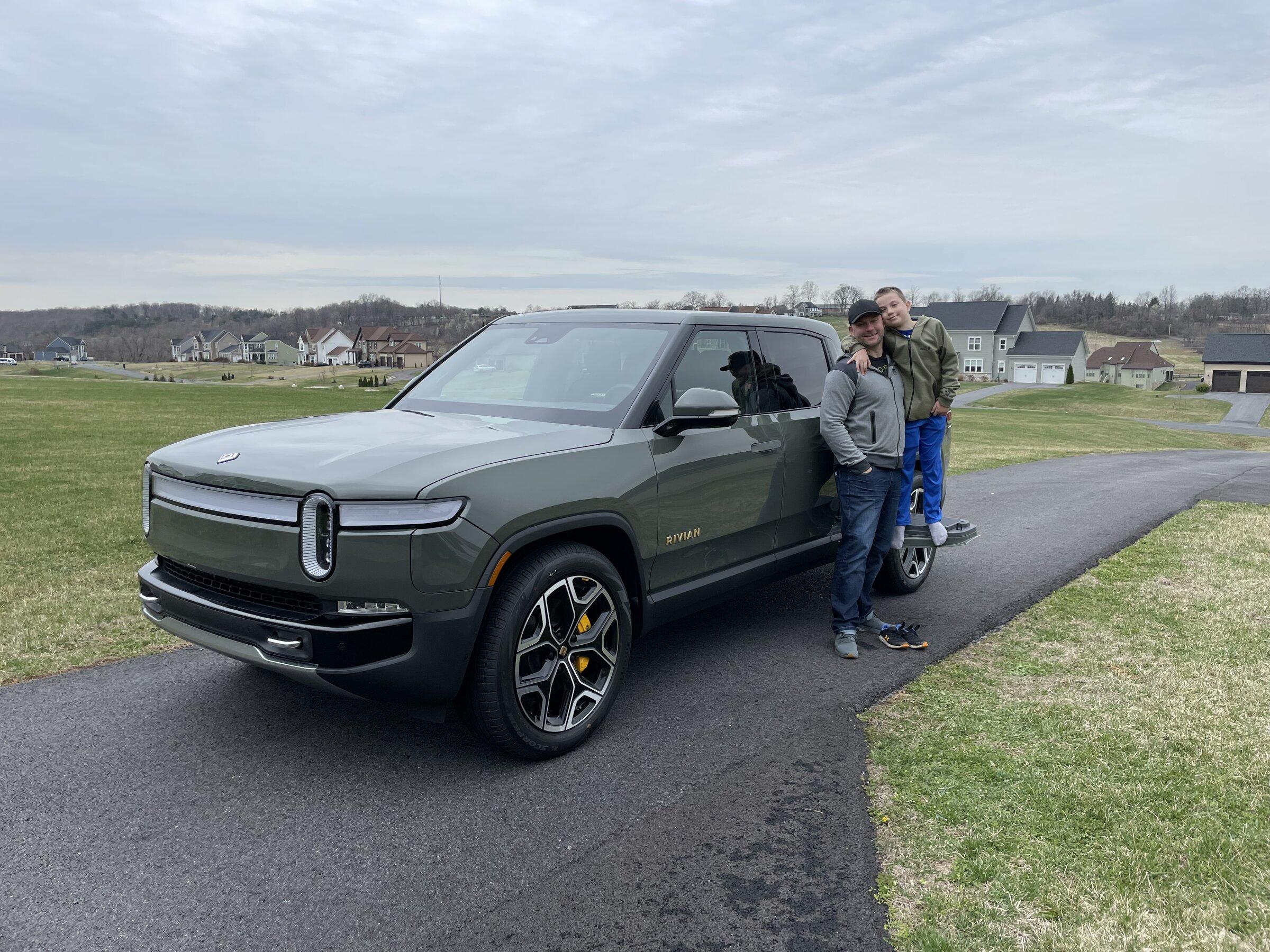 Rivian R1T R1S LAUNCH GREEN R1T Photos 4ADEB986-C6CE-4A02-BA01-AD15008EB581