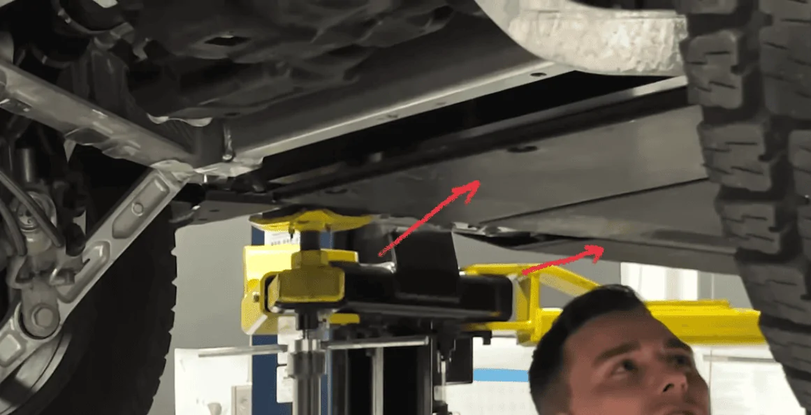 Rivian R1T R1S R1T underbody review by Sandy Munro. "Amazing suspension." 1648669943142