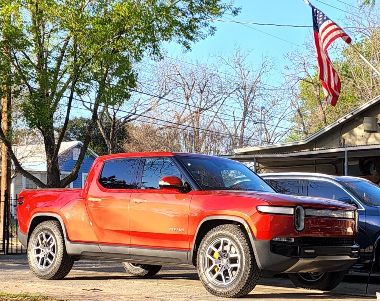 Rivian R1T R1S RED CANYON Rivian Photos 20220330_185728