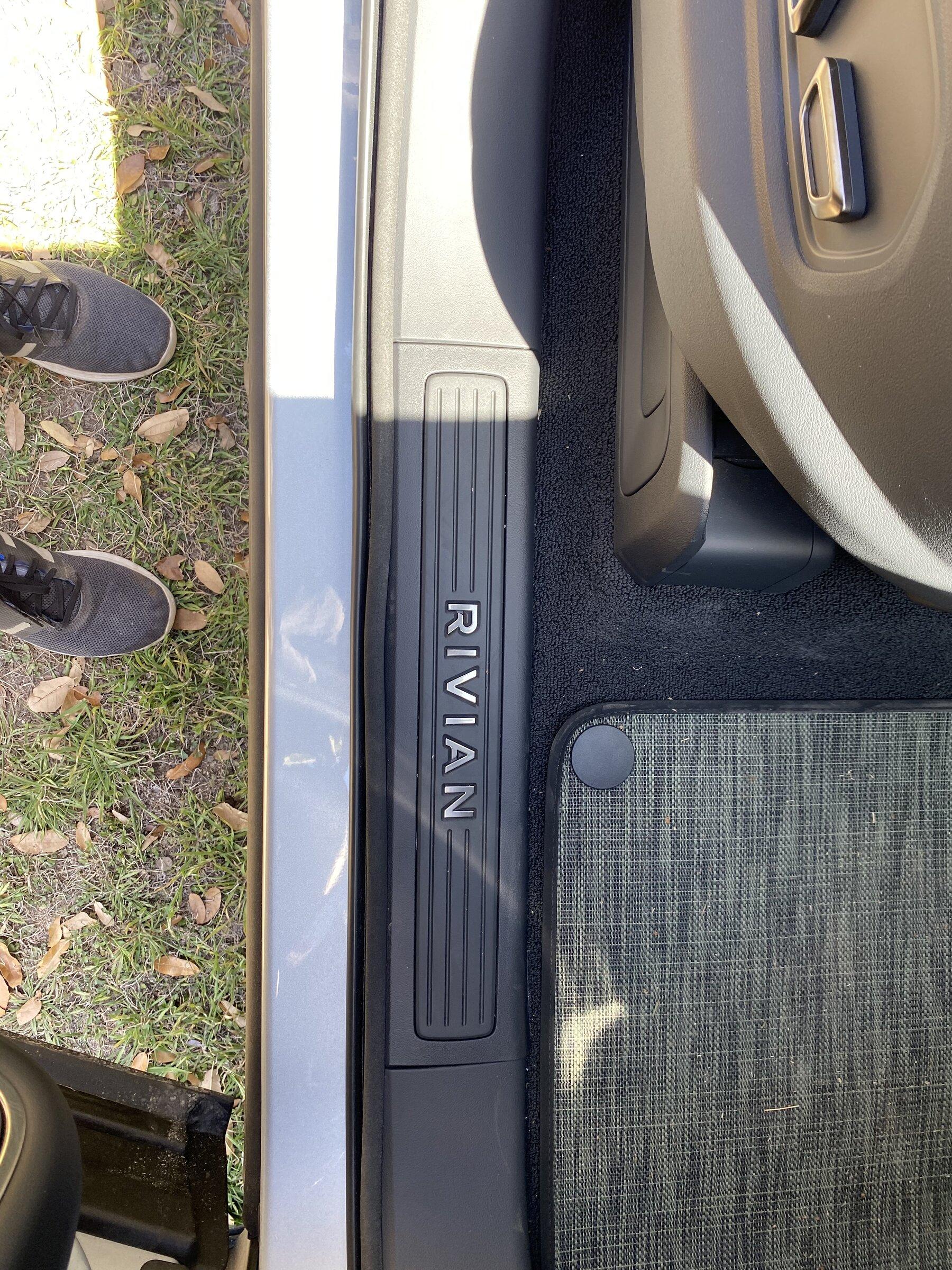 Rivian R1T R1S Passenger window noise at highway speeds? 3870DFAD-3C16-4A82-B5DA-36155269895F