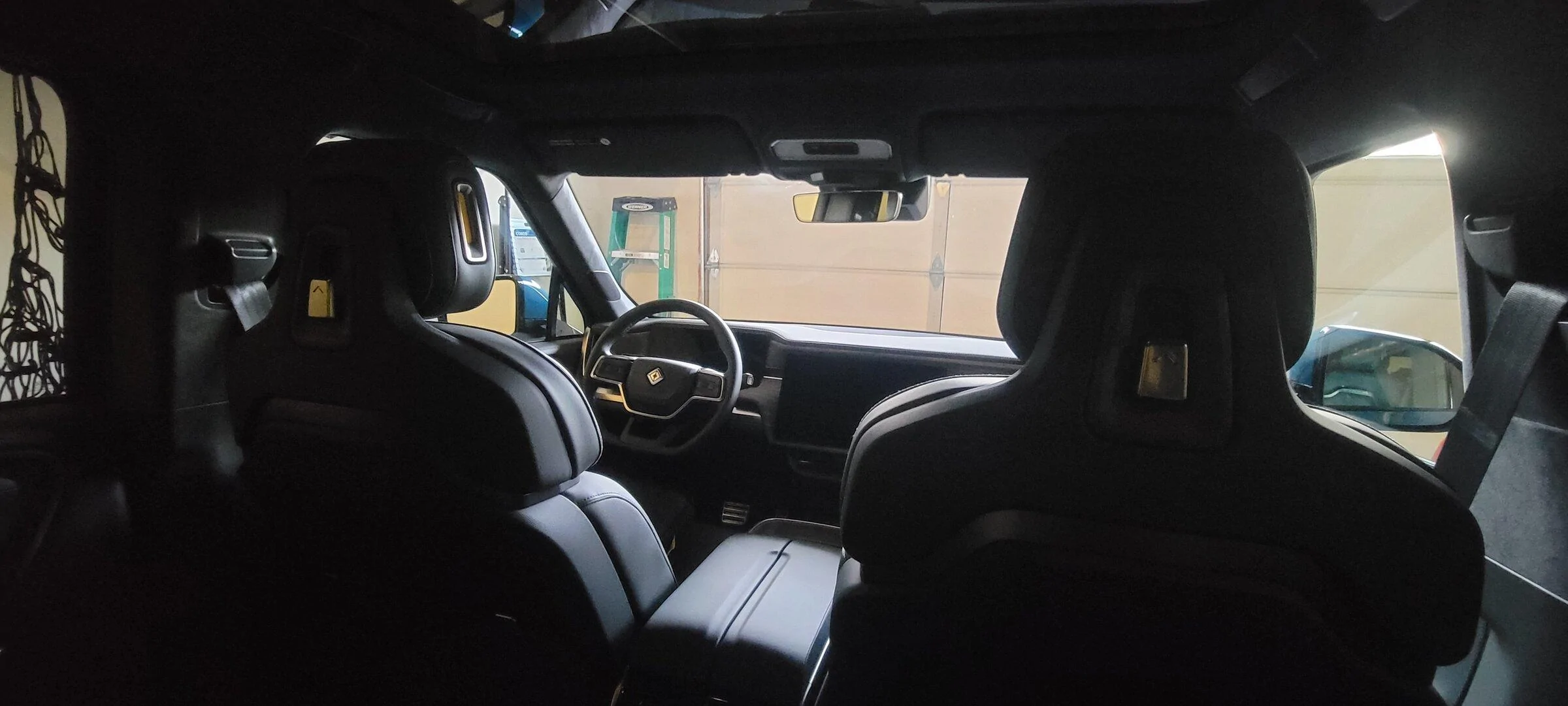 Rivian R1T R1S Bellevue Pickup (Get it?) 3/31/2022 20220401_074626