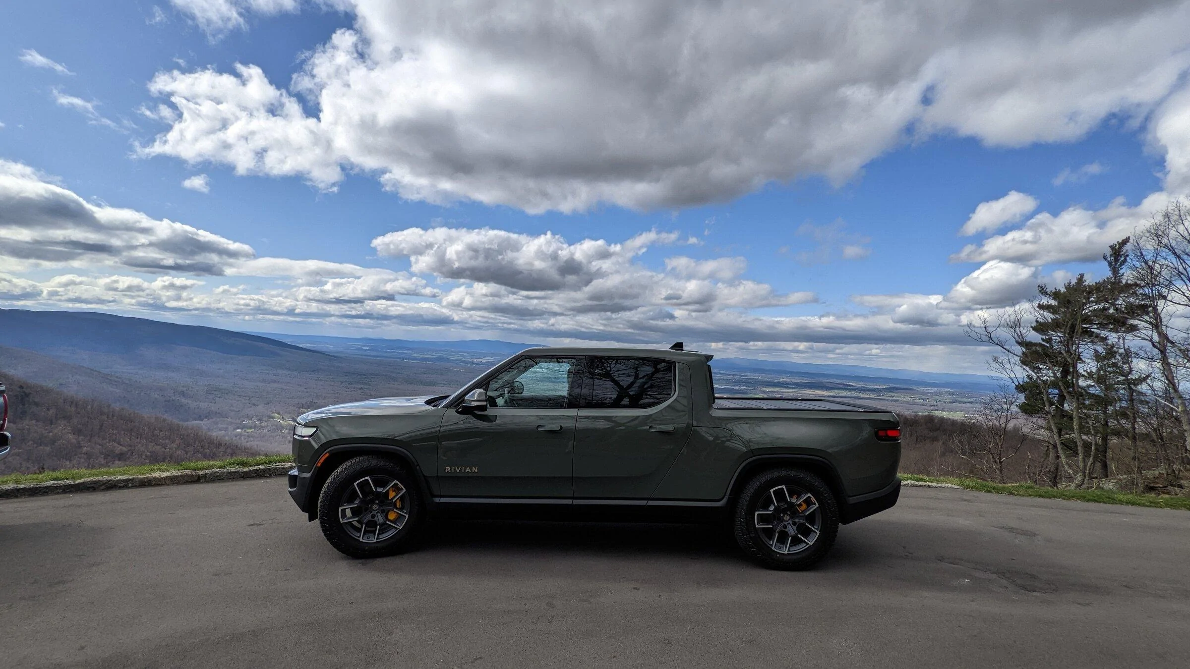 Rivian R1T R1S Rivian Road Trip: Washington DC to Charleston SC PXL_20220401_201108831