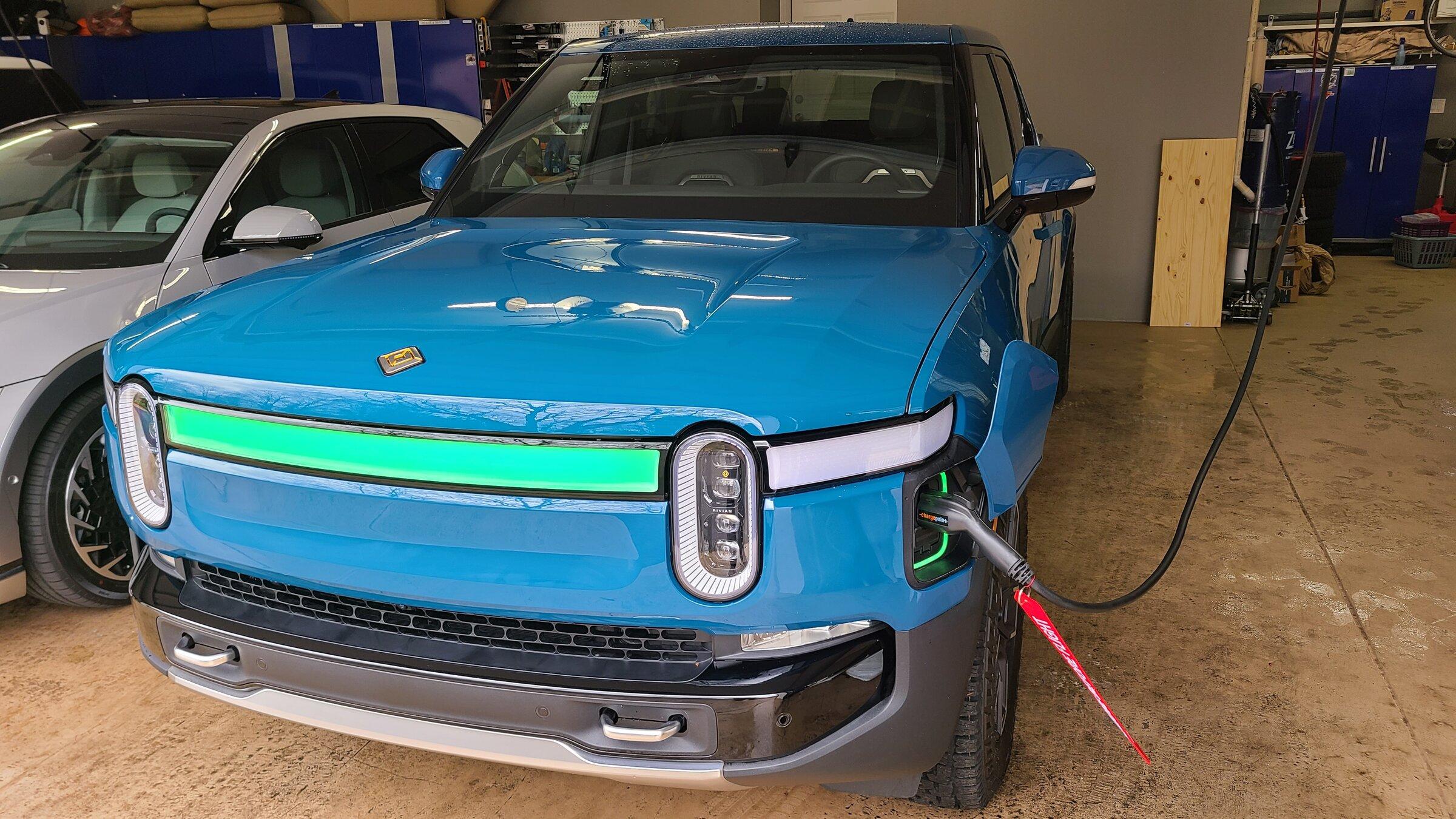 Rivian R1T R1S Another one in the DMV 20220331_151818
