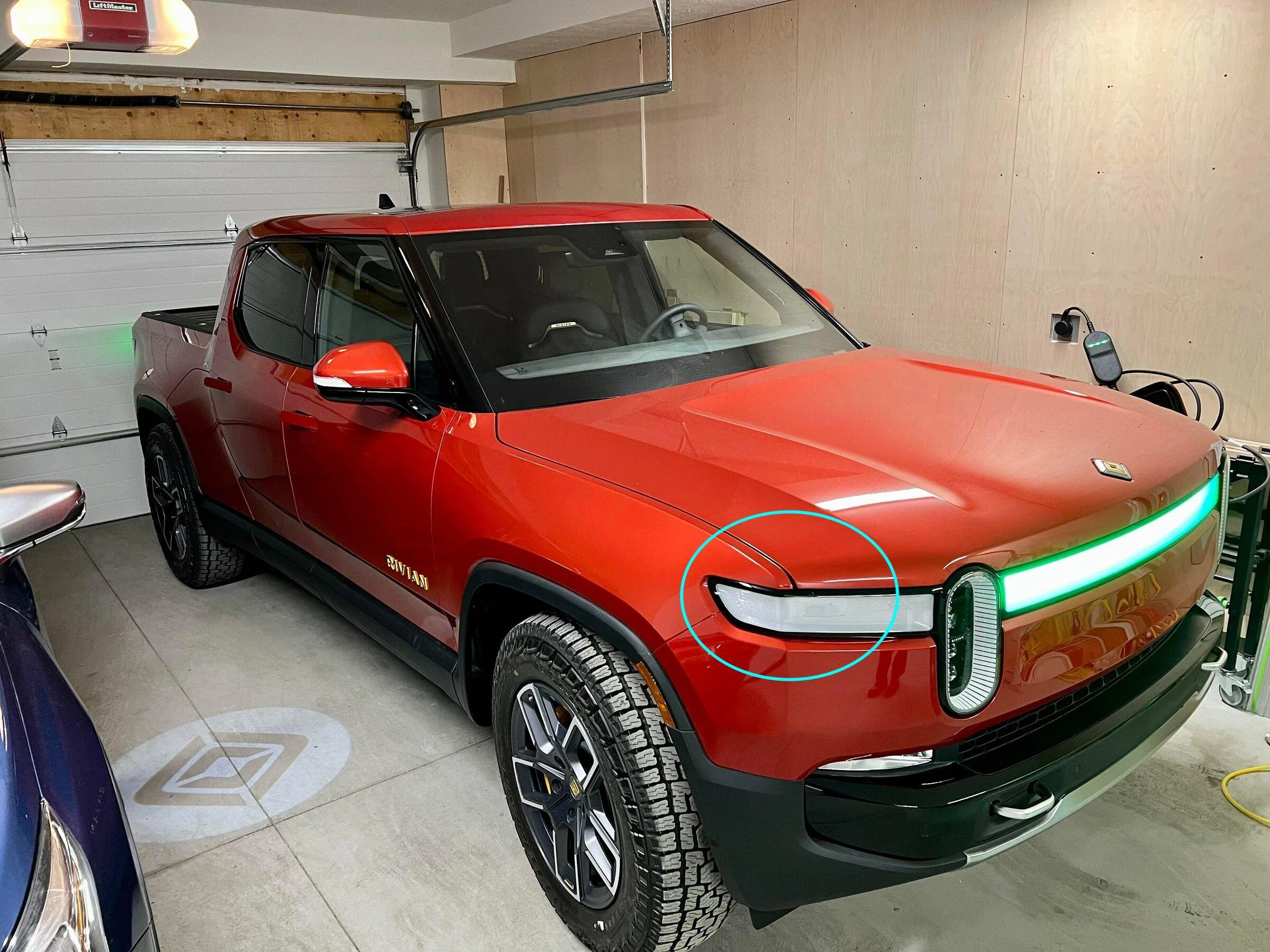 Rivian R1T R1S RED CANYON Rivian Photos 9qb47j50ldp81