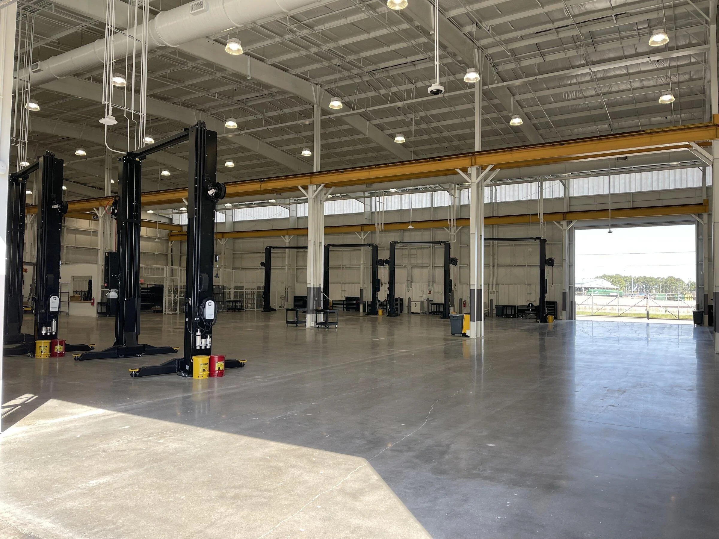Rivian R1T R1S Rivian Service Centers / Retail Locations List / Other Facilities (Pics & Updates) IMG_1409