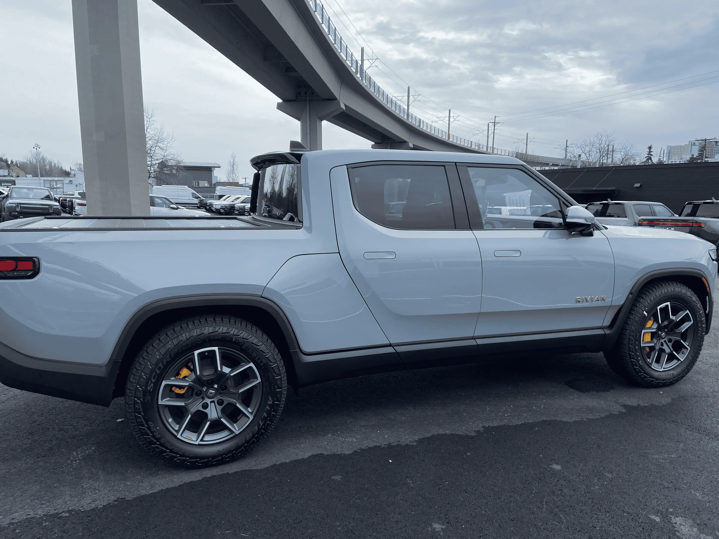 Rivian R1T R1S Video: Limestone color shows its chameleon nature on this Rivian R1T 1648928181275