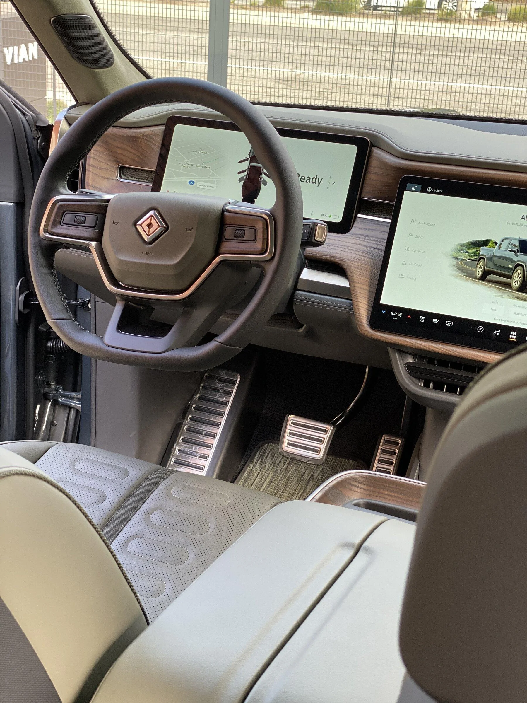 Rivian R1T R1S FOREST EDGE Rivian Interior Photos AD8A630D-64EF-4EC2-96BF-B27CD700FB37