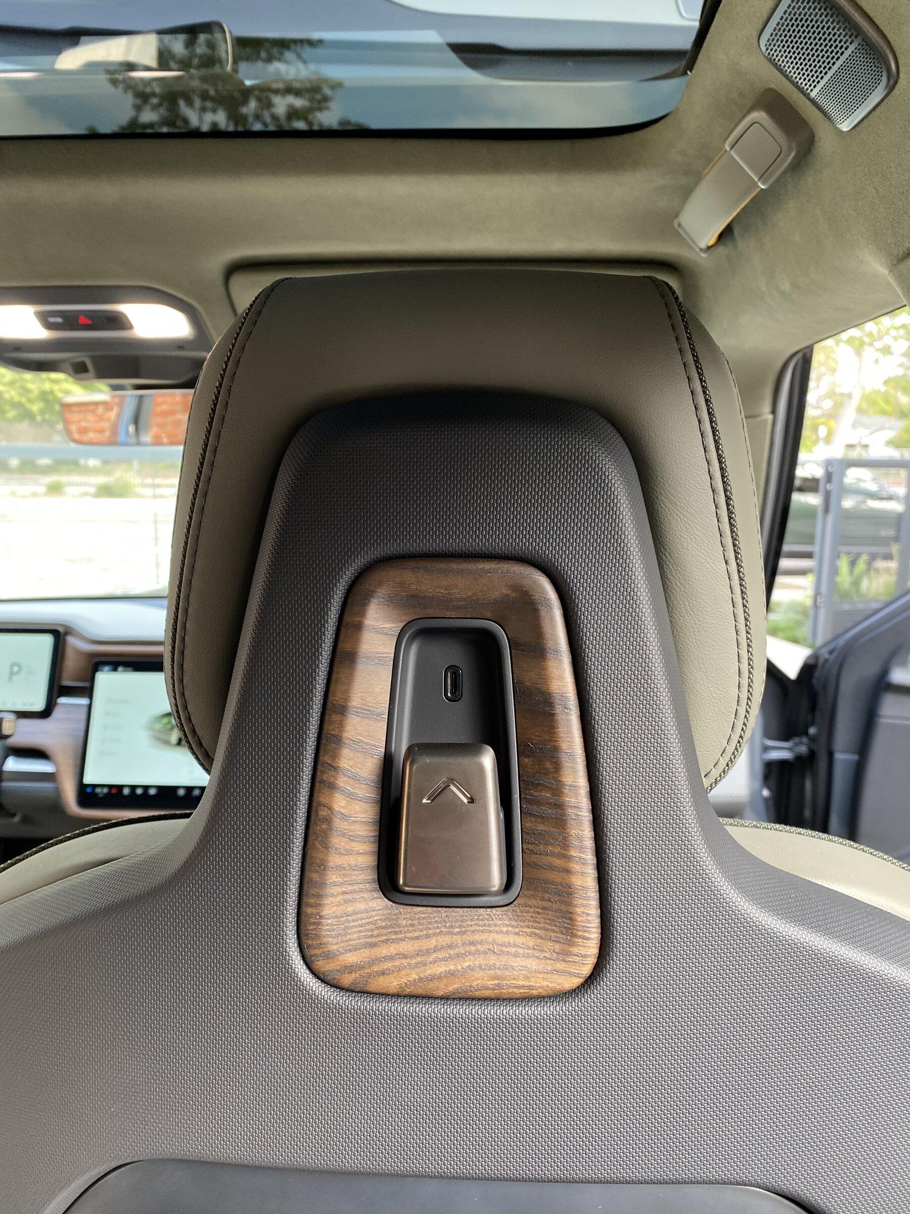 Rivian R1T R1S FOREST EDGE Rivian Interior Photos C50477F3-56C7-477D-9402-96B3DE583564