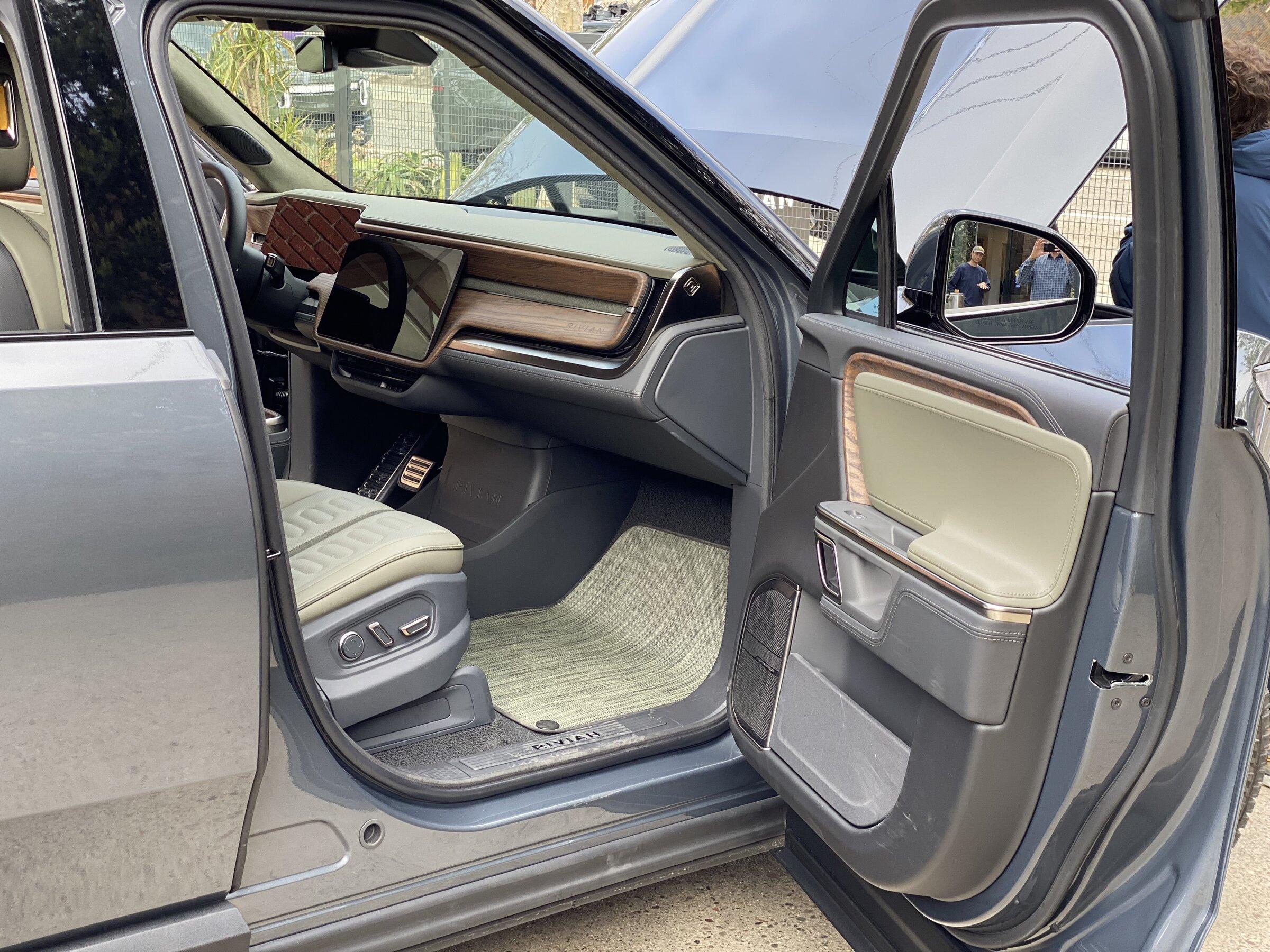 Rivian R1T R1S FOREST EDGE Rivian Interior Photos 428F19D6-5302-4230-BD69-D4028C2FBD58