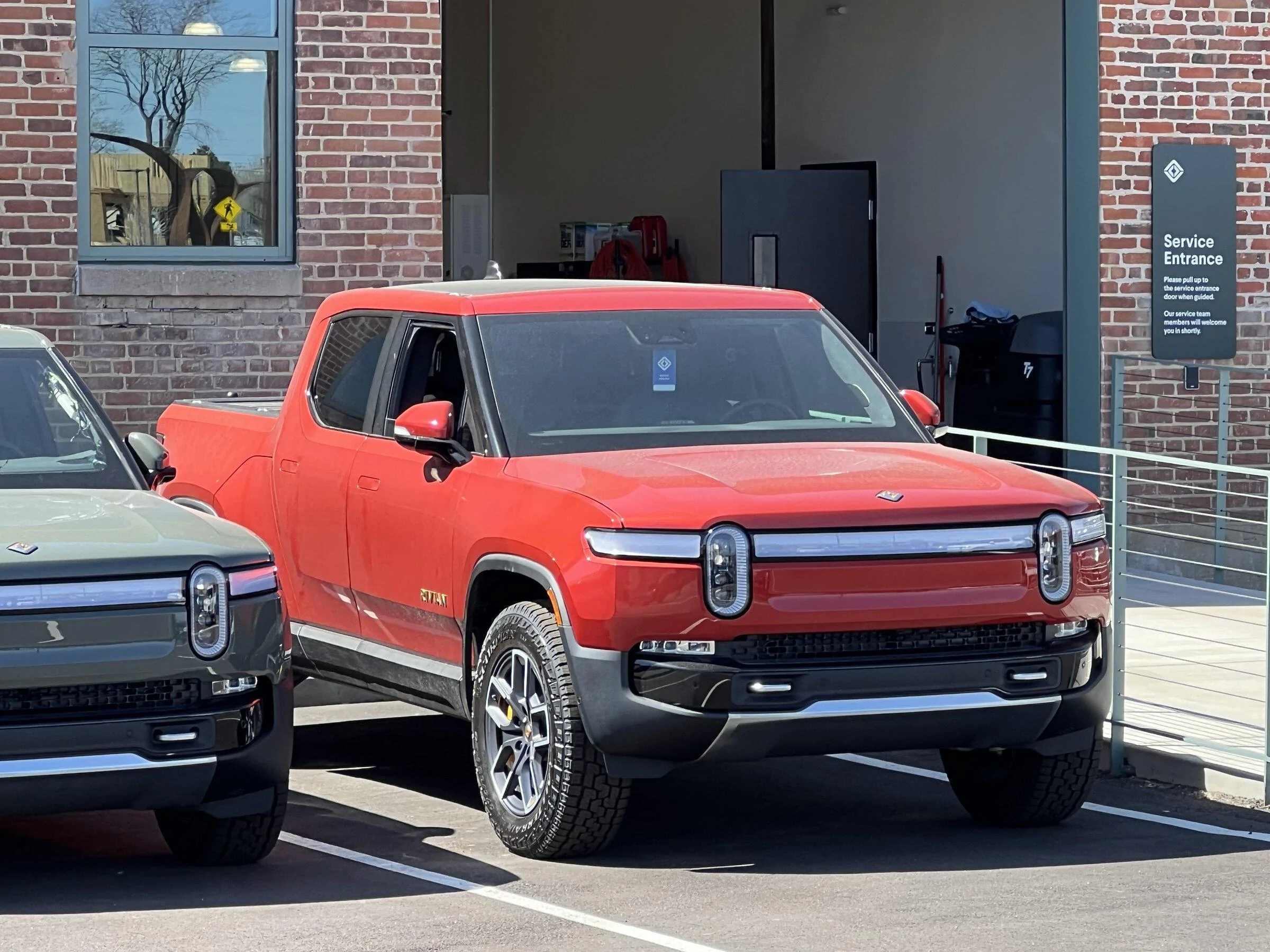 Rivian R1T R1S Colorado Checking In 6E311162-7931-47D9-8DA4-8F48646FFB84