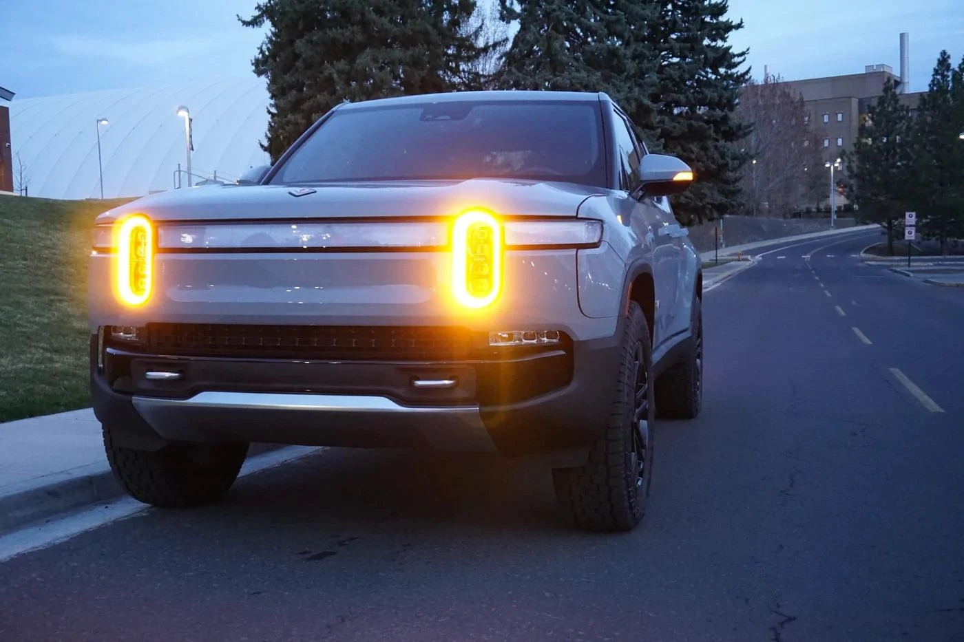Rivian R1T R1S Video: Limestone color shows its chameleon nature on this Rivian R1T A6B446C7-6FE1-4DA4-BEE0-D52D5A15054C