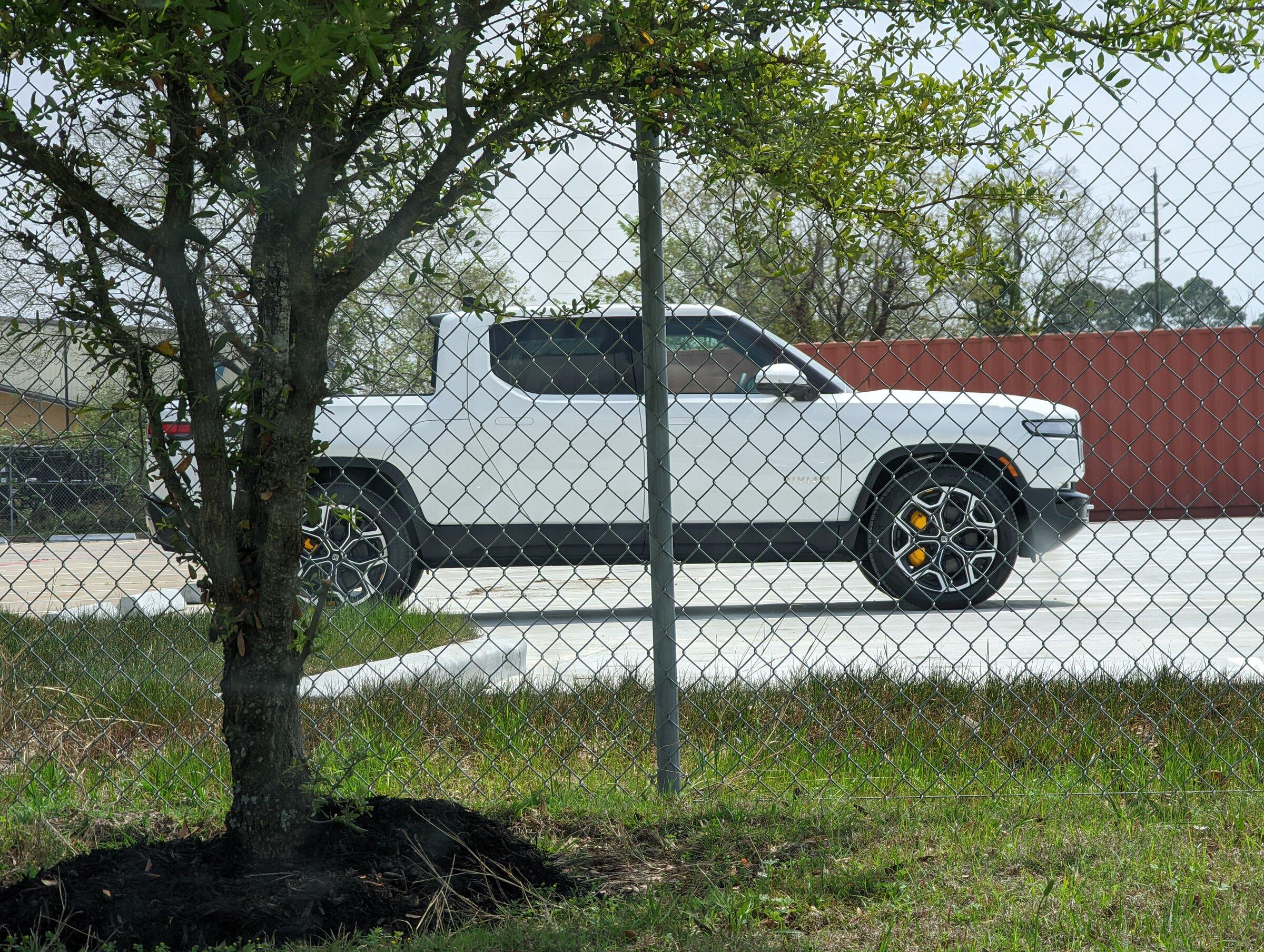 Rivian R1T R1S Rivian in Texas PXL_20220405_185031584