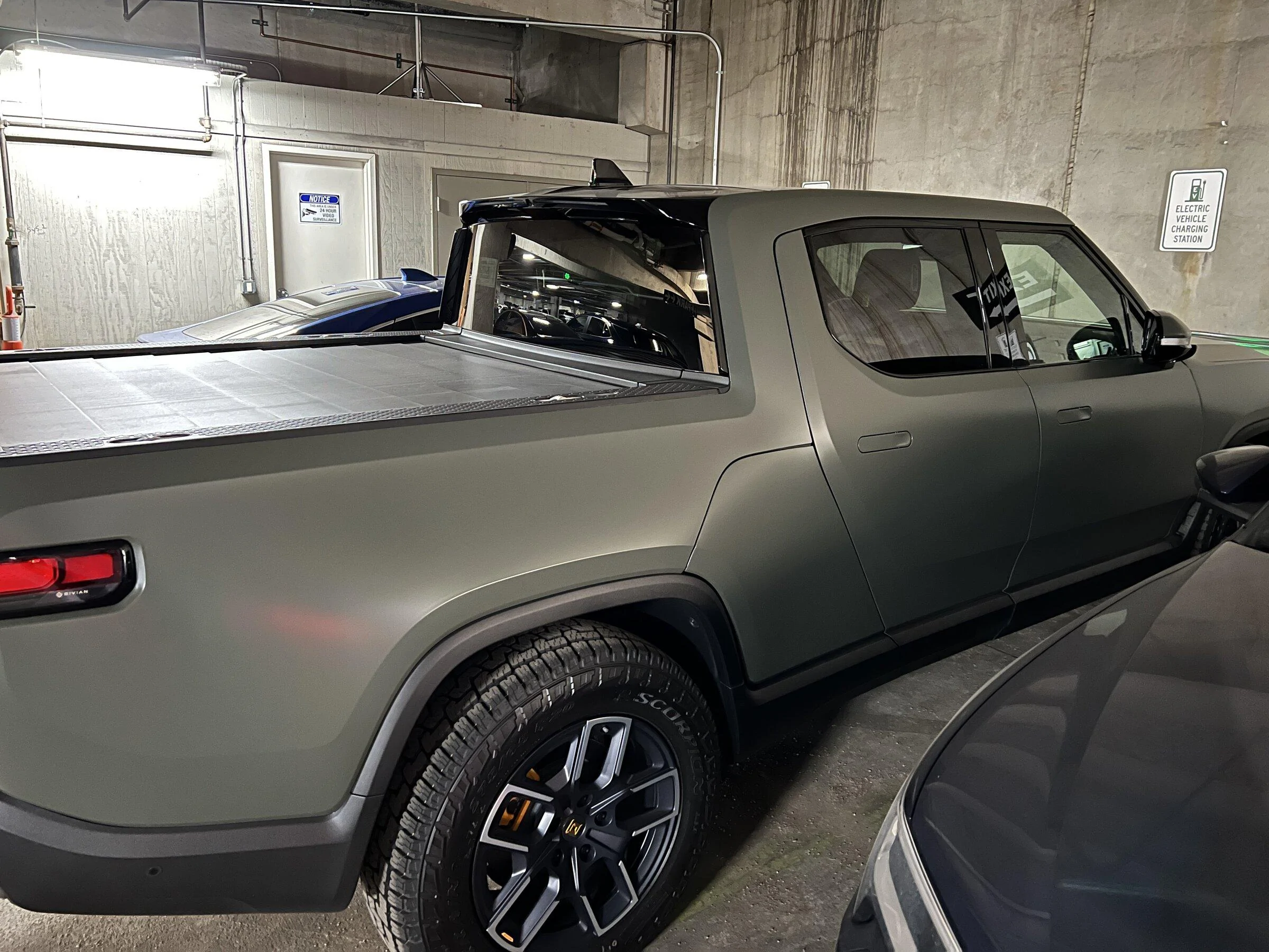 Rivian R1T R1S Matte Wrapped Launch Green R1T 270C2C86-9D65-479B-86ED-A75ED0C8E1DF