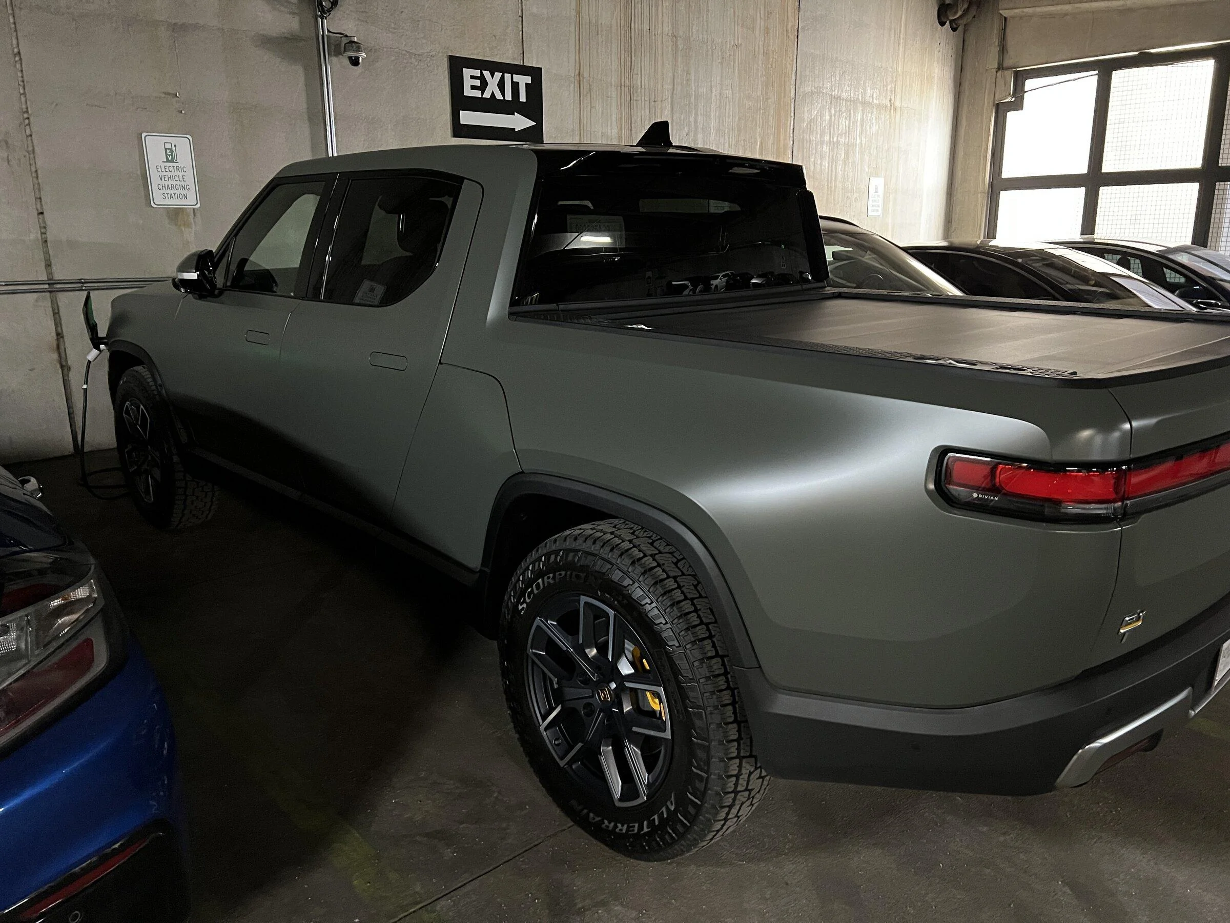 Rivian R1T R1S Matte Wrapped Launch Green R1T C583A605-2B0D-4E92-B3CD-B890B723A1E2