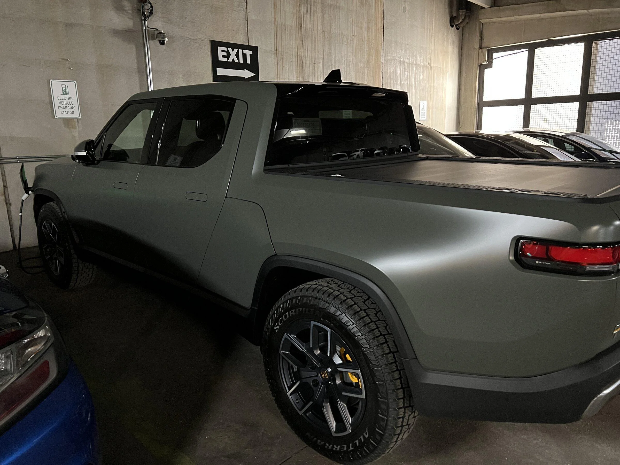 Rivian R1T R1S Matte Wrapped Launch Green R1T 32D34D4D-1243-4A1F-AF05-CFC9E8652BA5