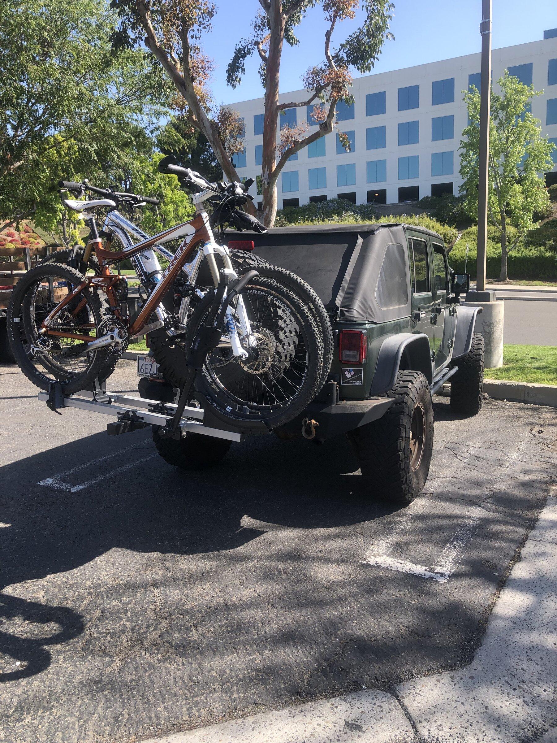 Rivian R1T R1S 1up rack fitment on bed crossbars FB2D1409-F210-46D6-89C5-B2069569FBF1
