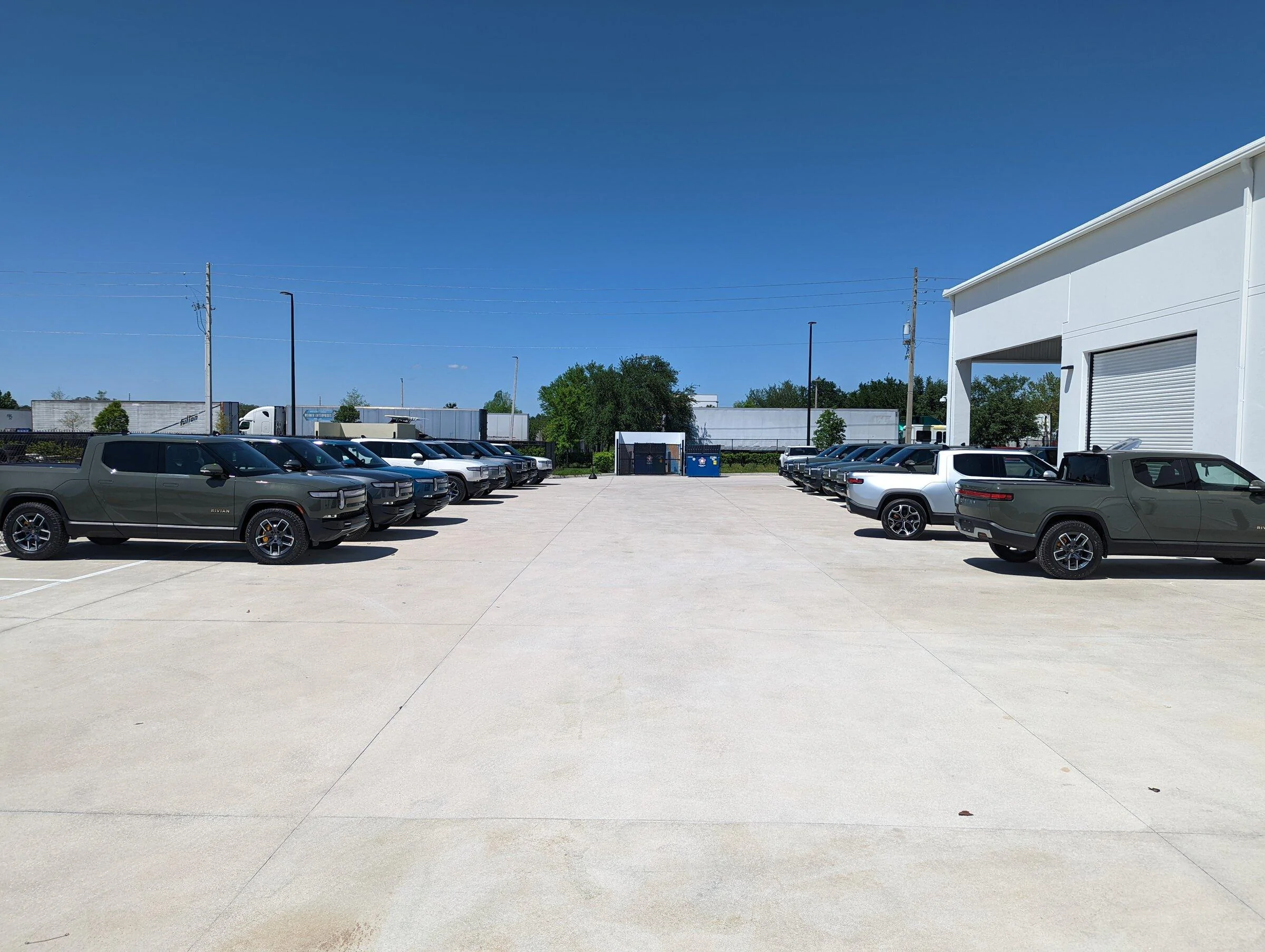 Rivian R1T R1S Florida Pre-orders PXL_20220408_184440048