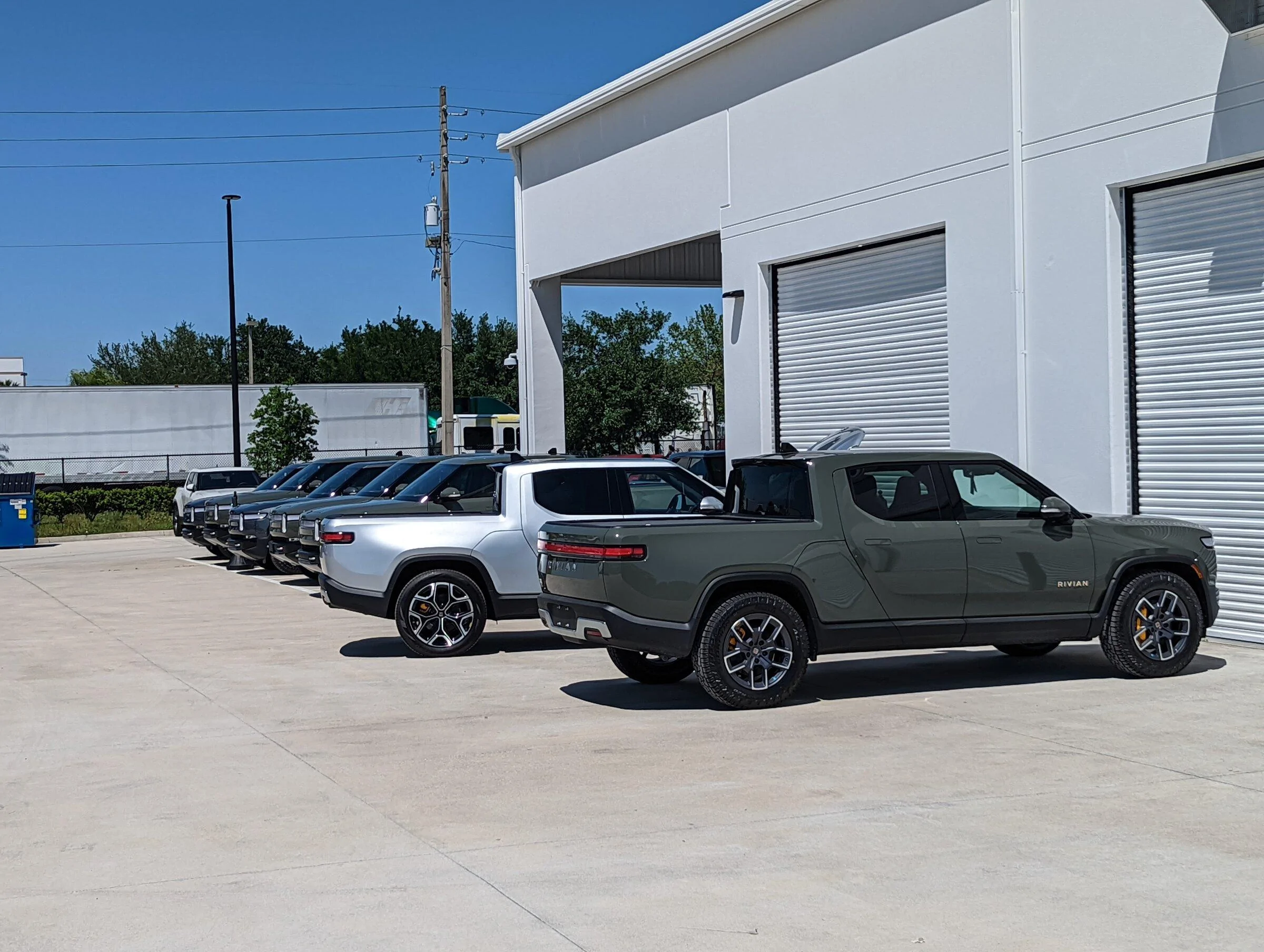Rivian R1T R1S Florida Pre-orders PXL_20220408_184449279