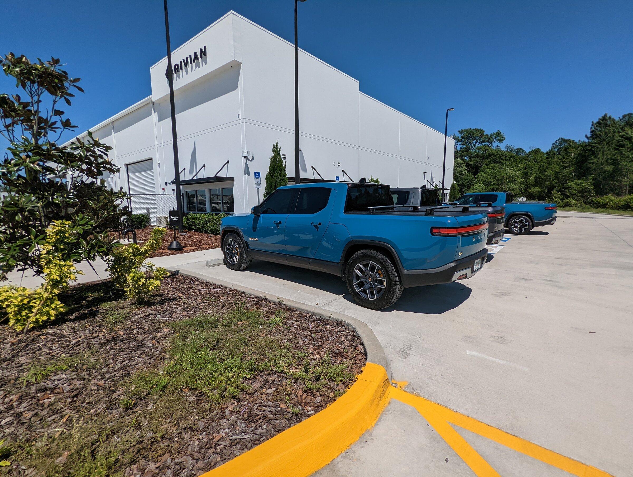 Rivian R1T R1S Florida Pre-orders PXL_20220408_184510950
